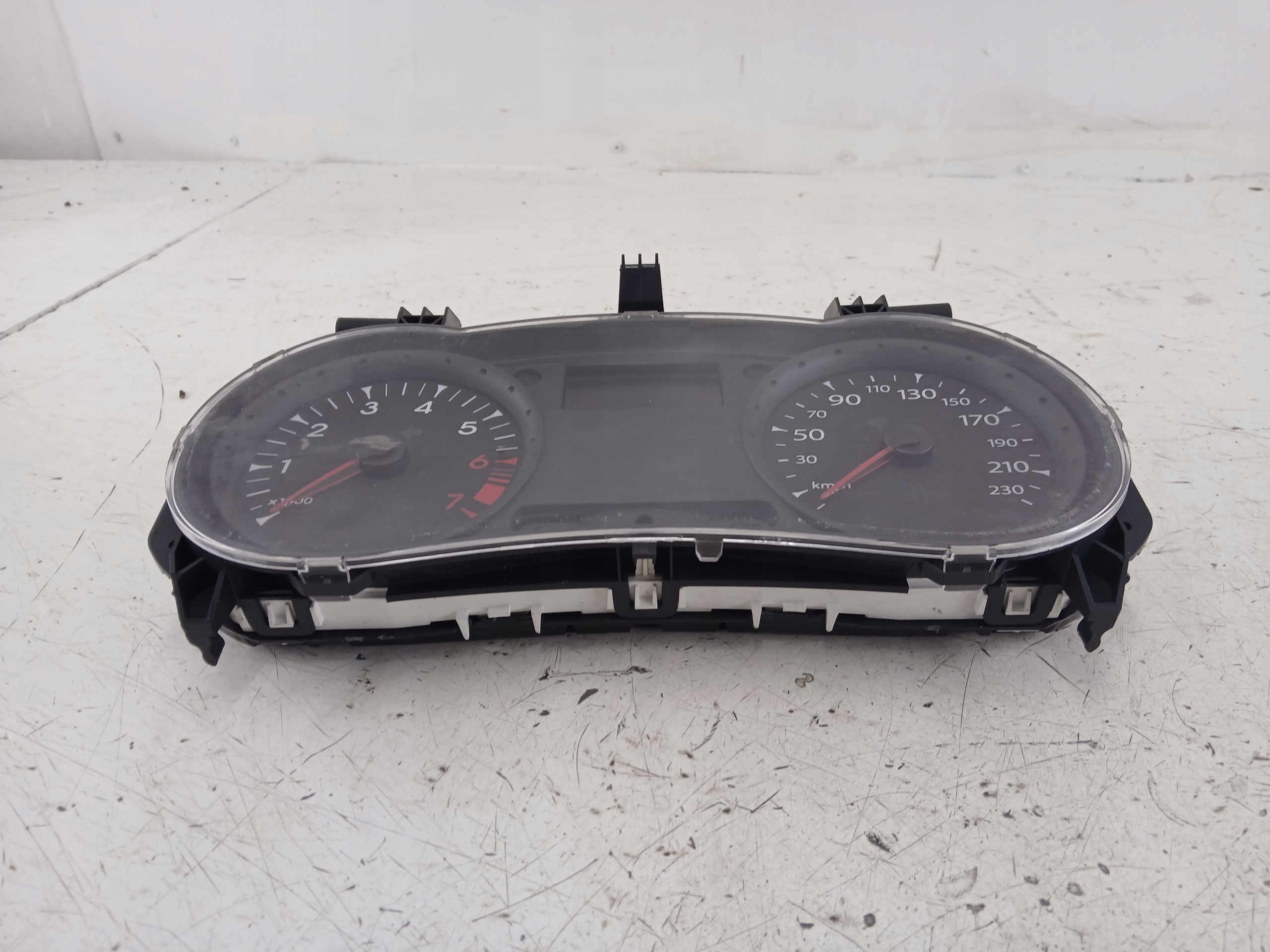 RENAULT CLIO III 1.2 dials dials 8201059899B