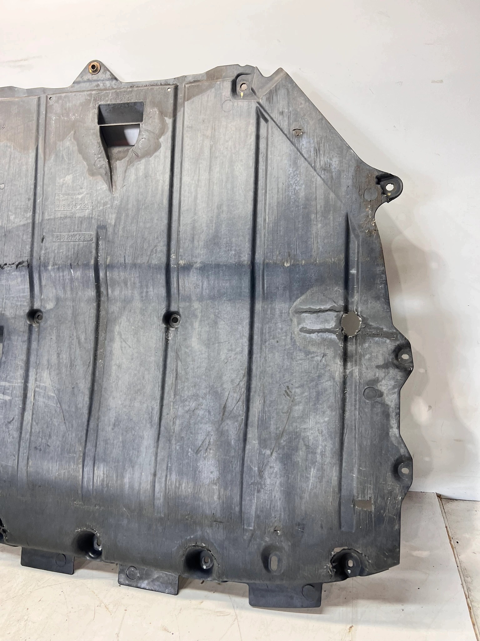 cover below engine cover AUDI TT 8J8825235A 8J8825237A