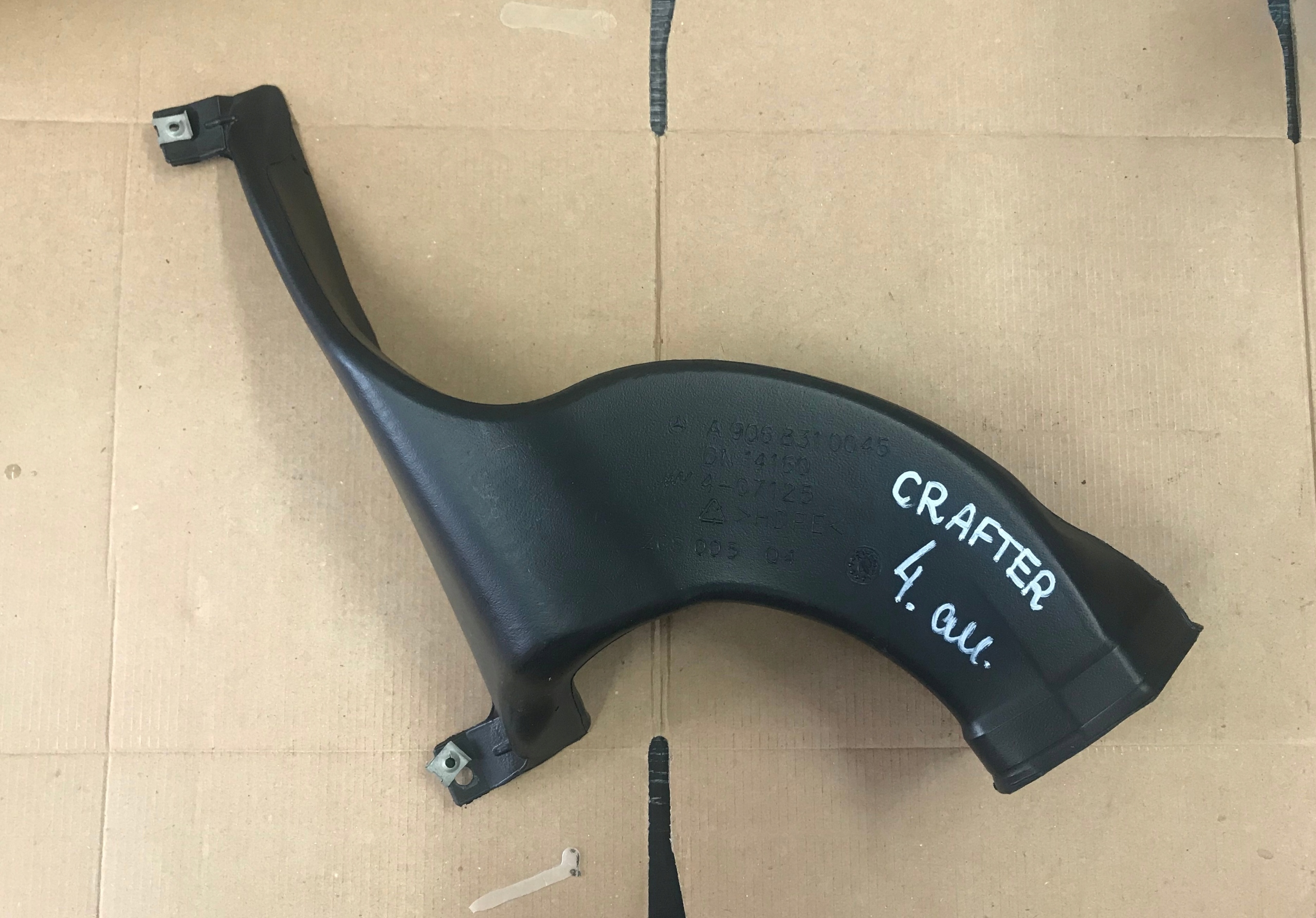 CRAFTER SPRINTER 906 DOLOT POWIETRZA A9068310045