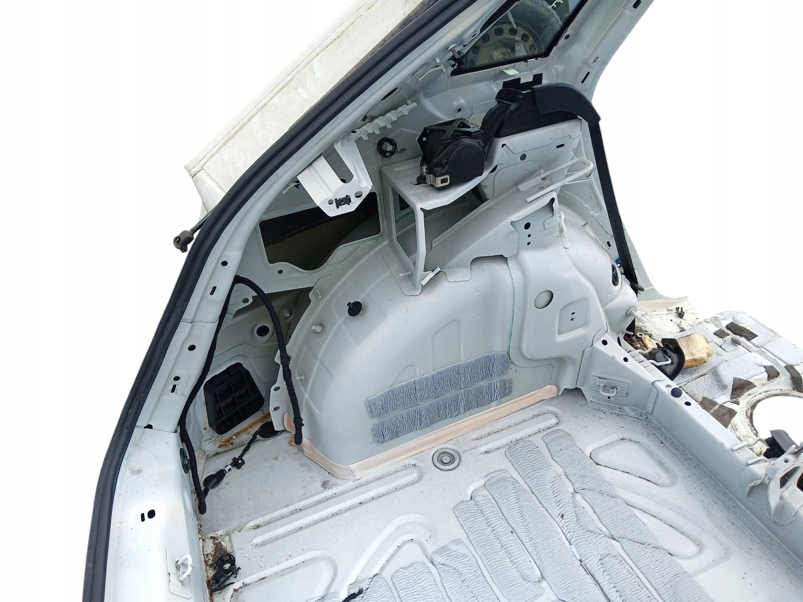 parafango sinistra posteriore AUDI Q3 e 8U LAK: LY9K (11-14)