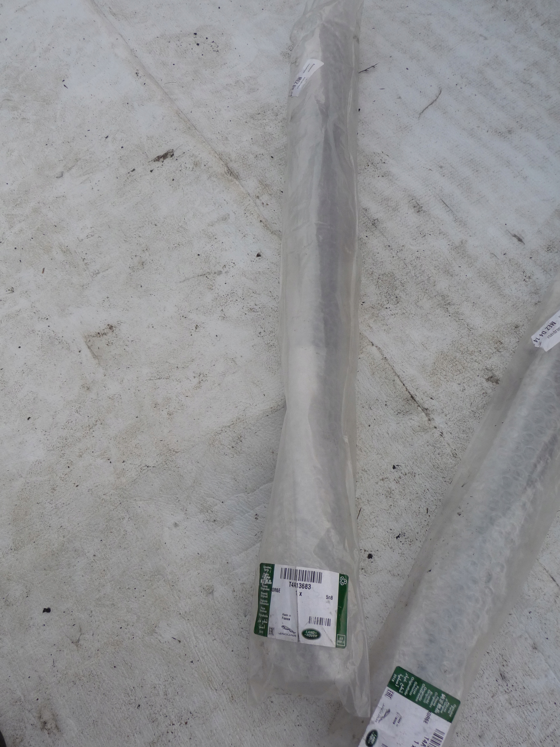 T4A13683 - СКРЕБОК ДЛЯ ДВЕРЕЙ JAGUAR F-P