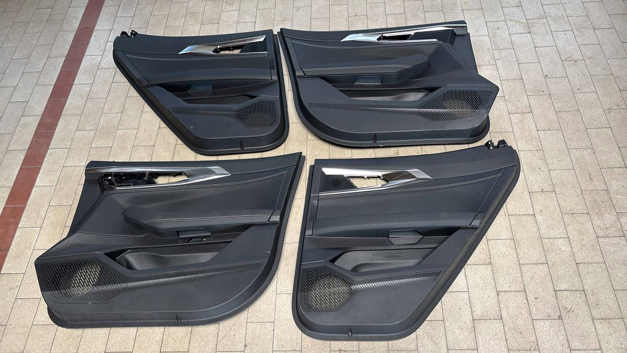 side upholstery door front rear part Komplet Renault Austral