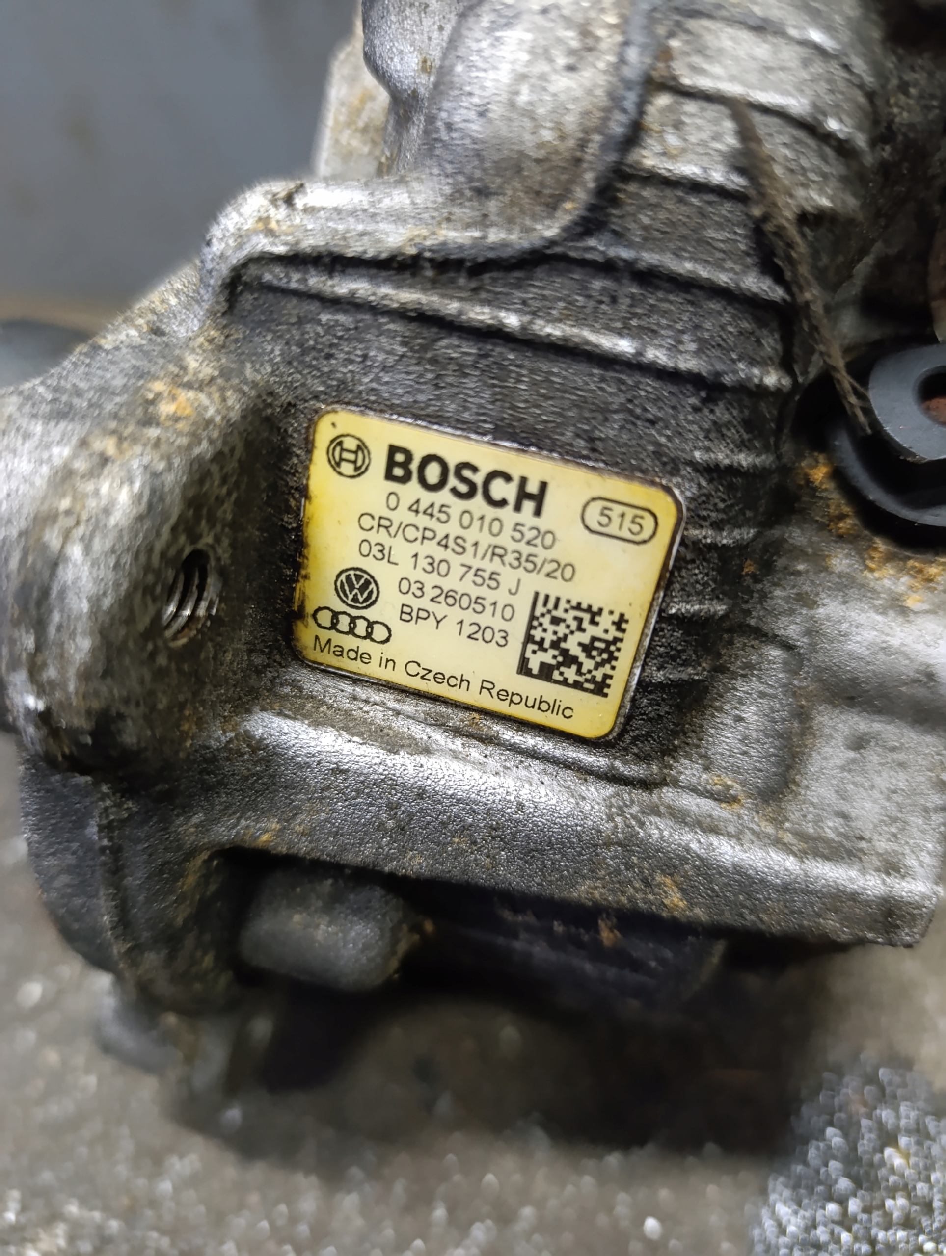 VW T5 LIFT T6 2.0 TDI Einspritzpumpe 03L130755J