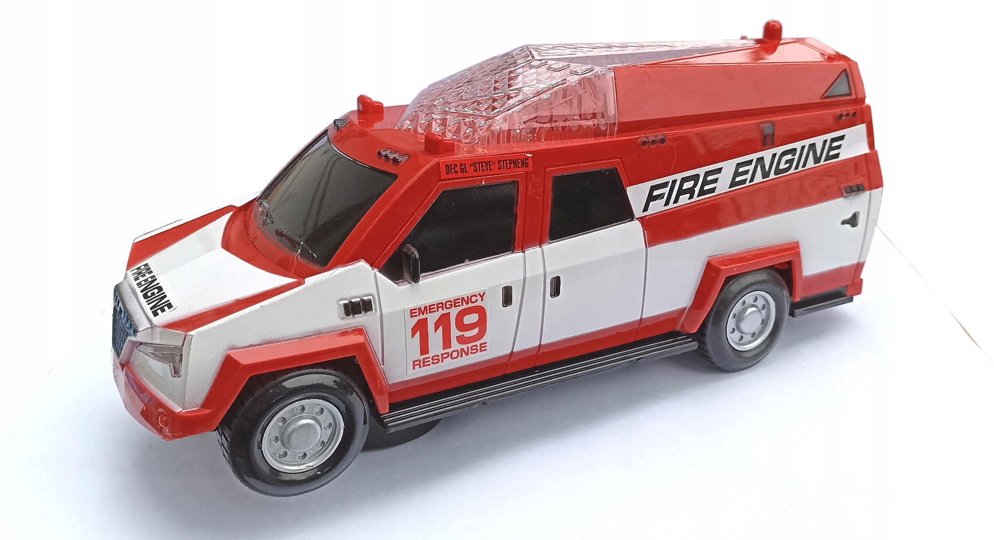 STRAŻ POŻARNA NA BATERIE ŚWIATŁO DŹWIĘK NAPĘD