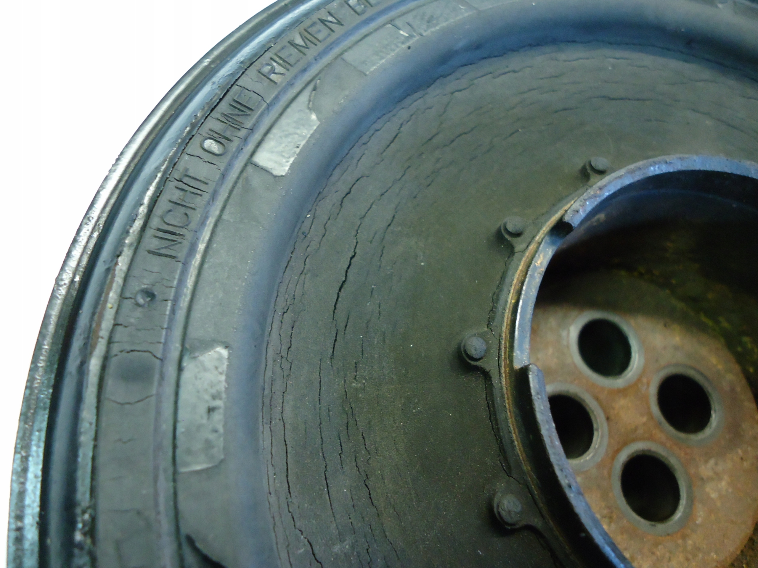 BMW 2.0D N47D20 pulley 4724814