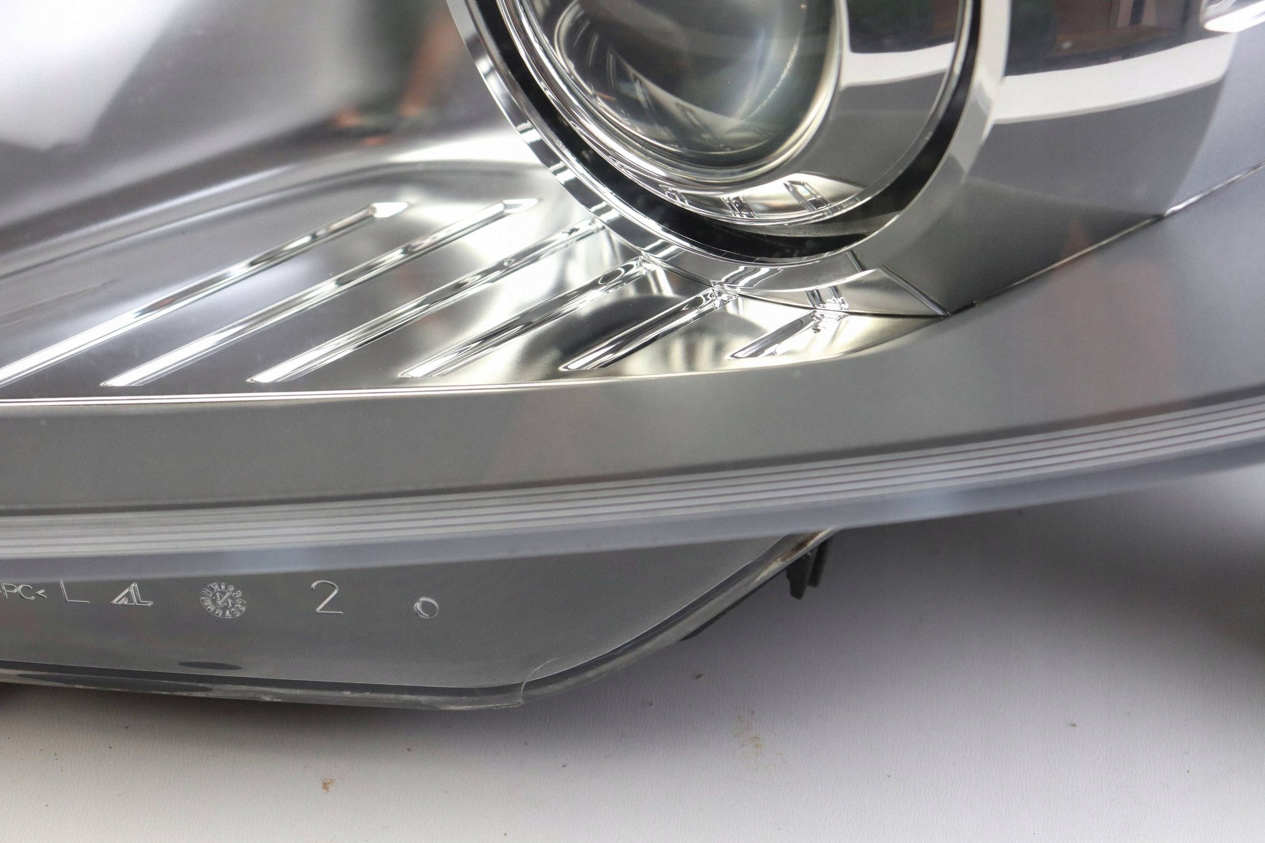 OPEL ZAFIRA B REFLEKTOR light front left BI-XENON 0301214283