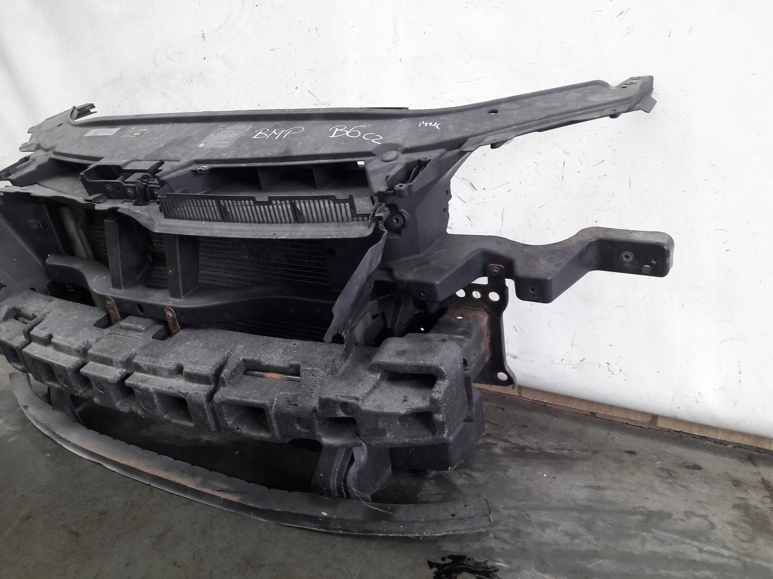 support panel for radiators pillar iron VW Passat B6