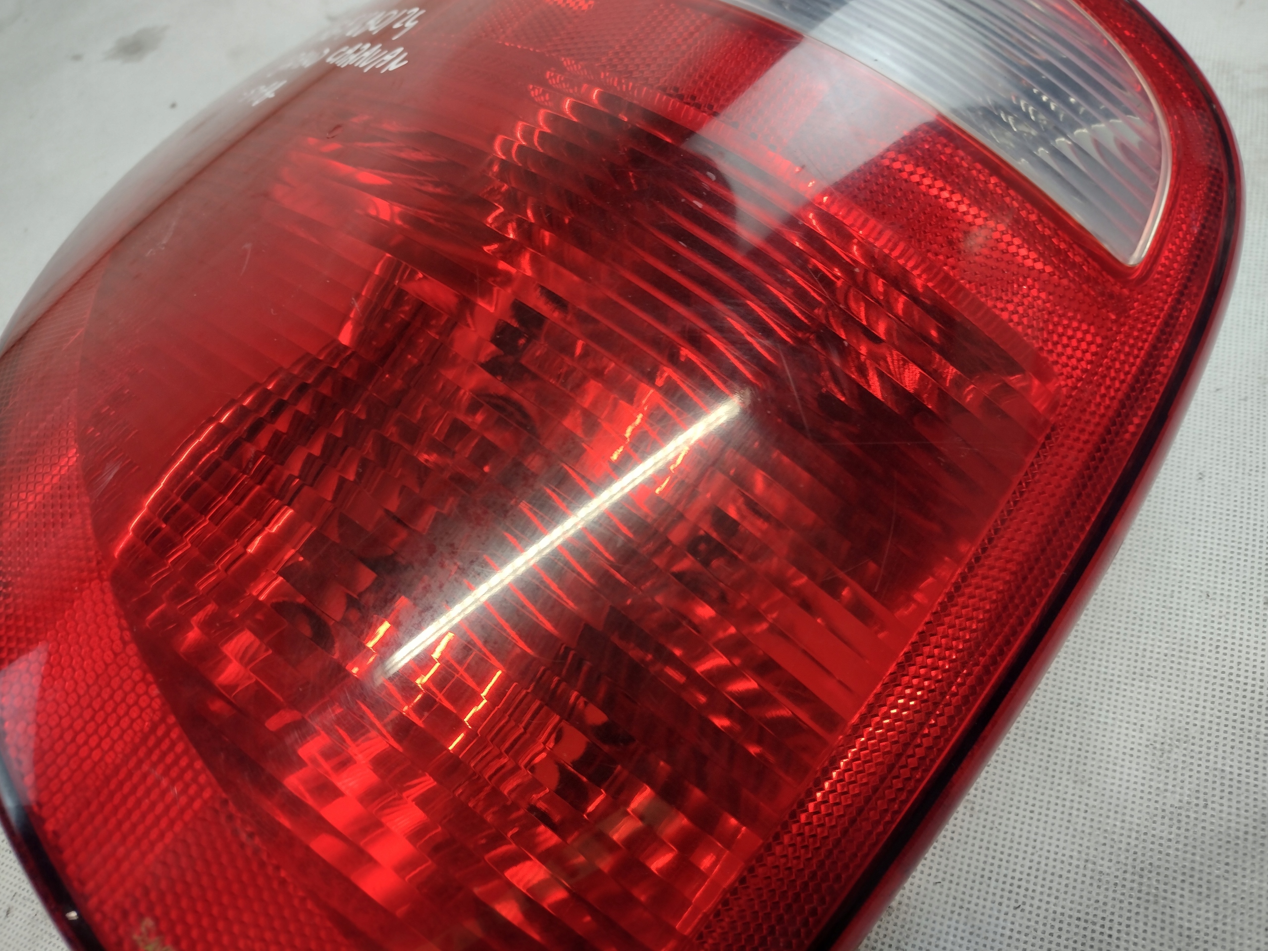 light left rear part Dodge Grand Caravan IV 4 4857601AE