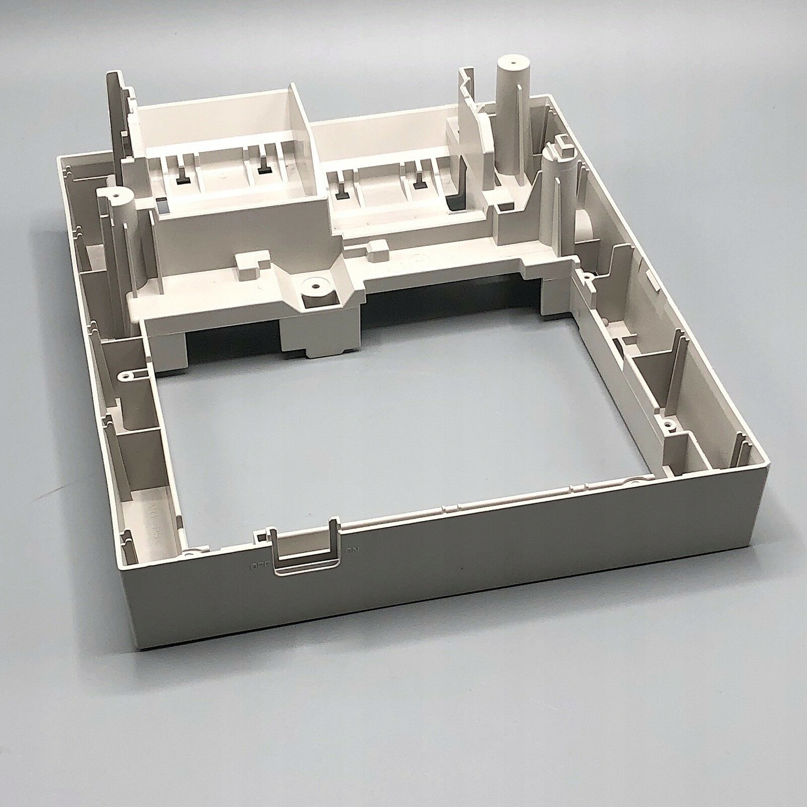 Z8413 Obudowa EPSON dolna AC 1040548