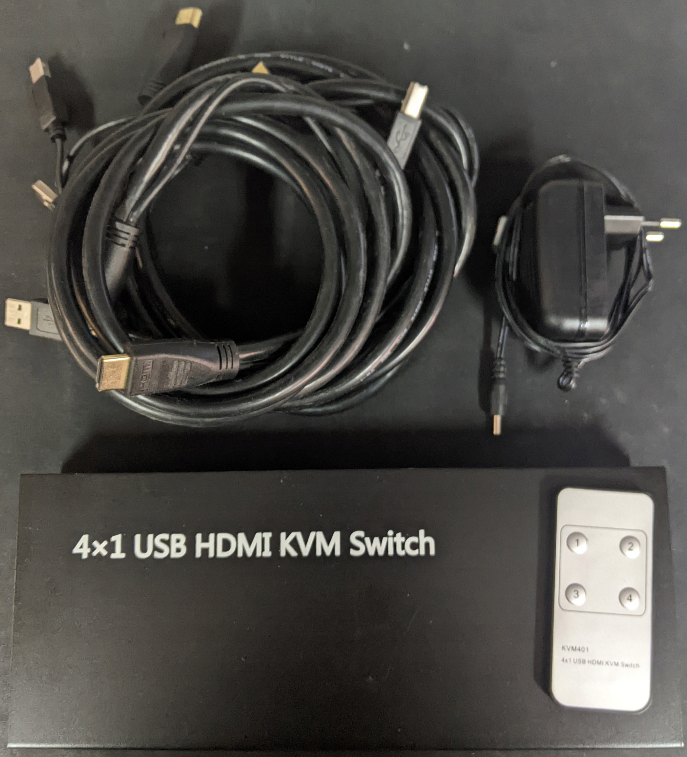 Przełącznik KVM HDMI 4x1 KVM-401