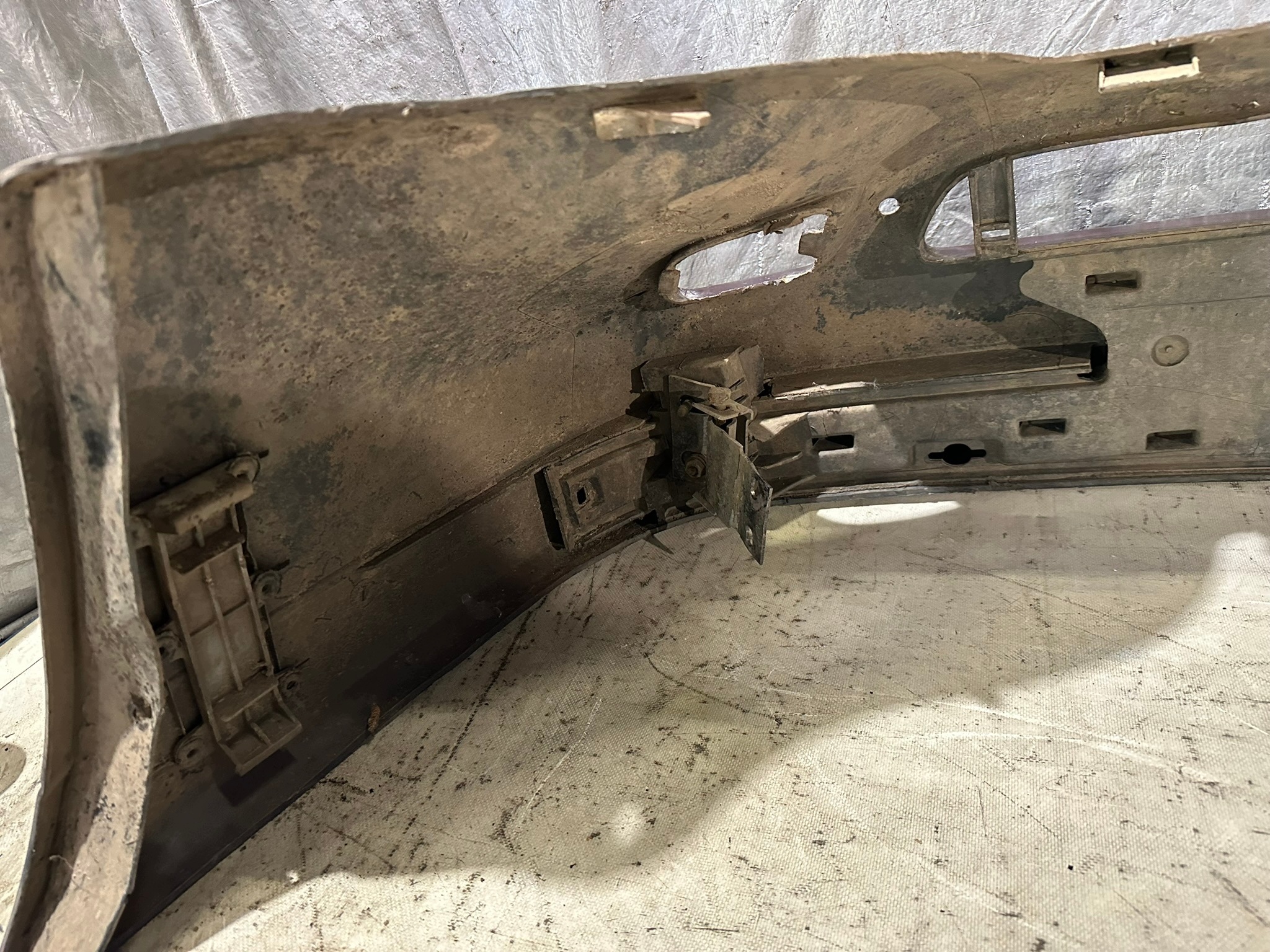 bumper front AUDI 80 B4 sedan k:LZ3T