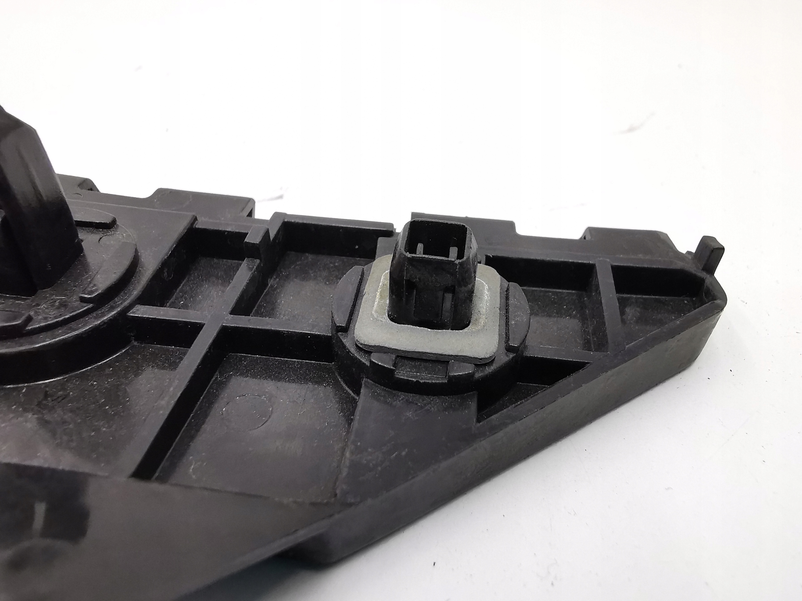 bumper bracket left rear part TOYOTA COROLLA E15 52158-02020