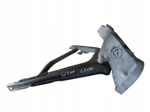 лапа крепление коллектора A6112230204 W211 2.2CDI