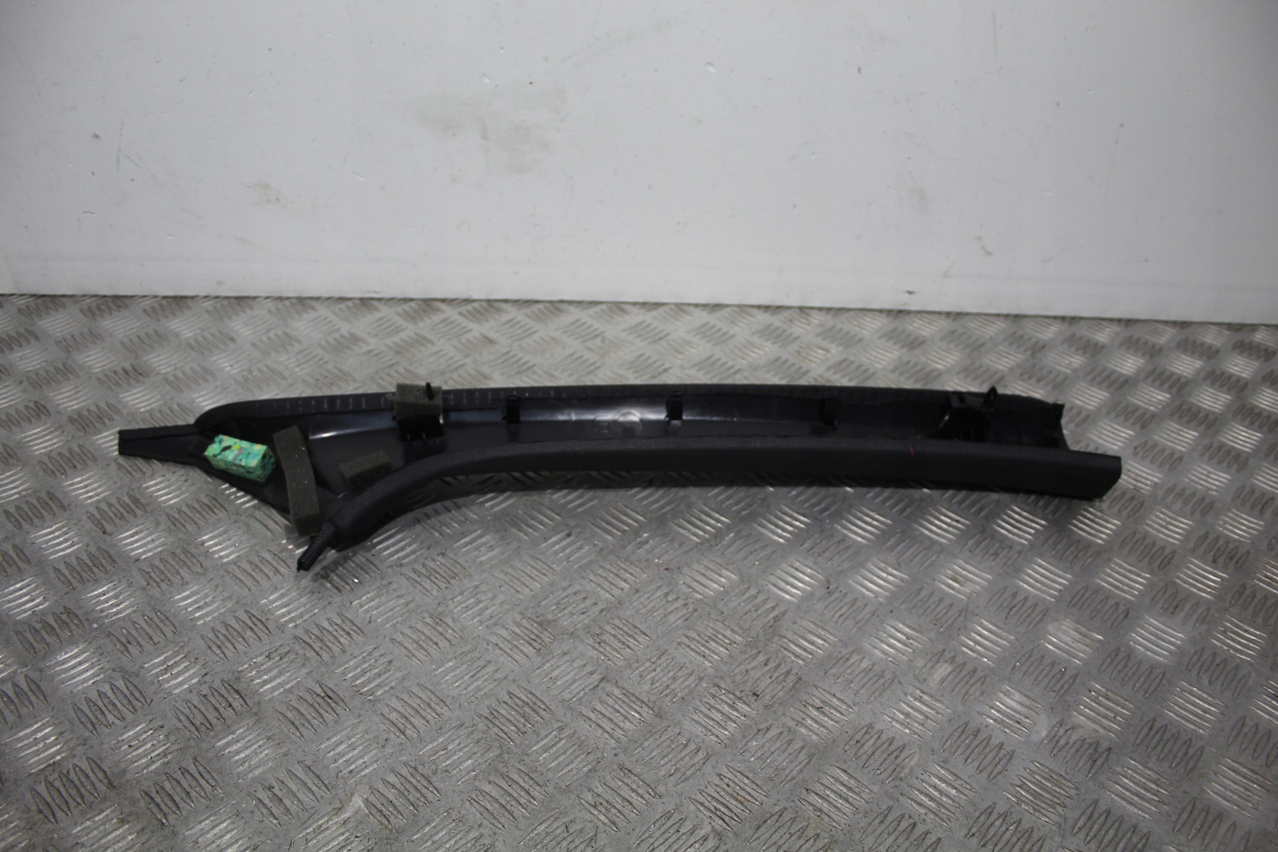 DEKOR SLUPKA left front DS7 CROSSBACK PERFORMANCE 98168994