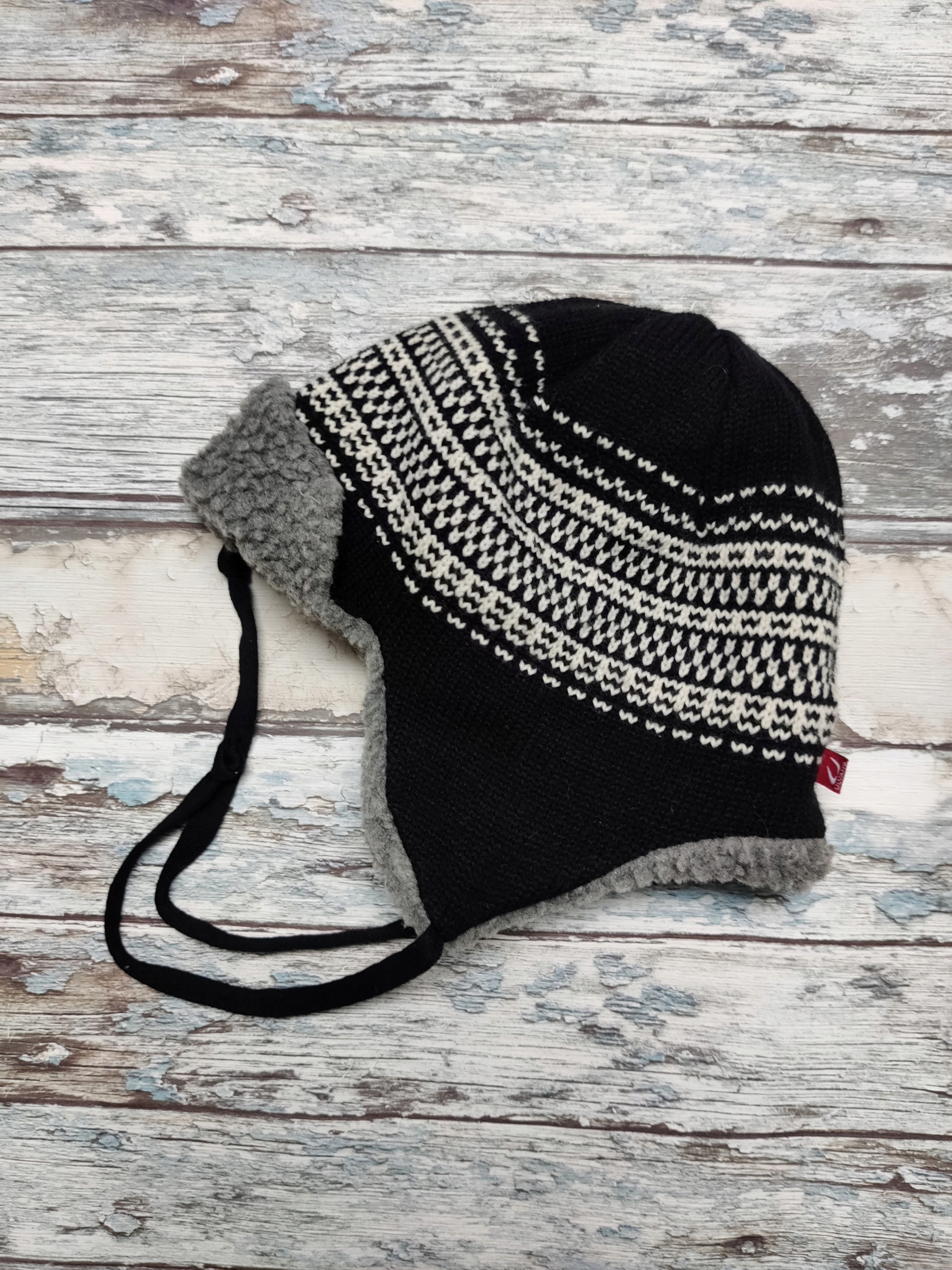 Ulvang ciepła czapka uszatka 100% mrino na misiu styl skandynawski 60 Rozmiar 60