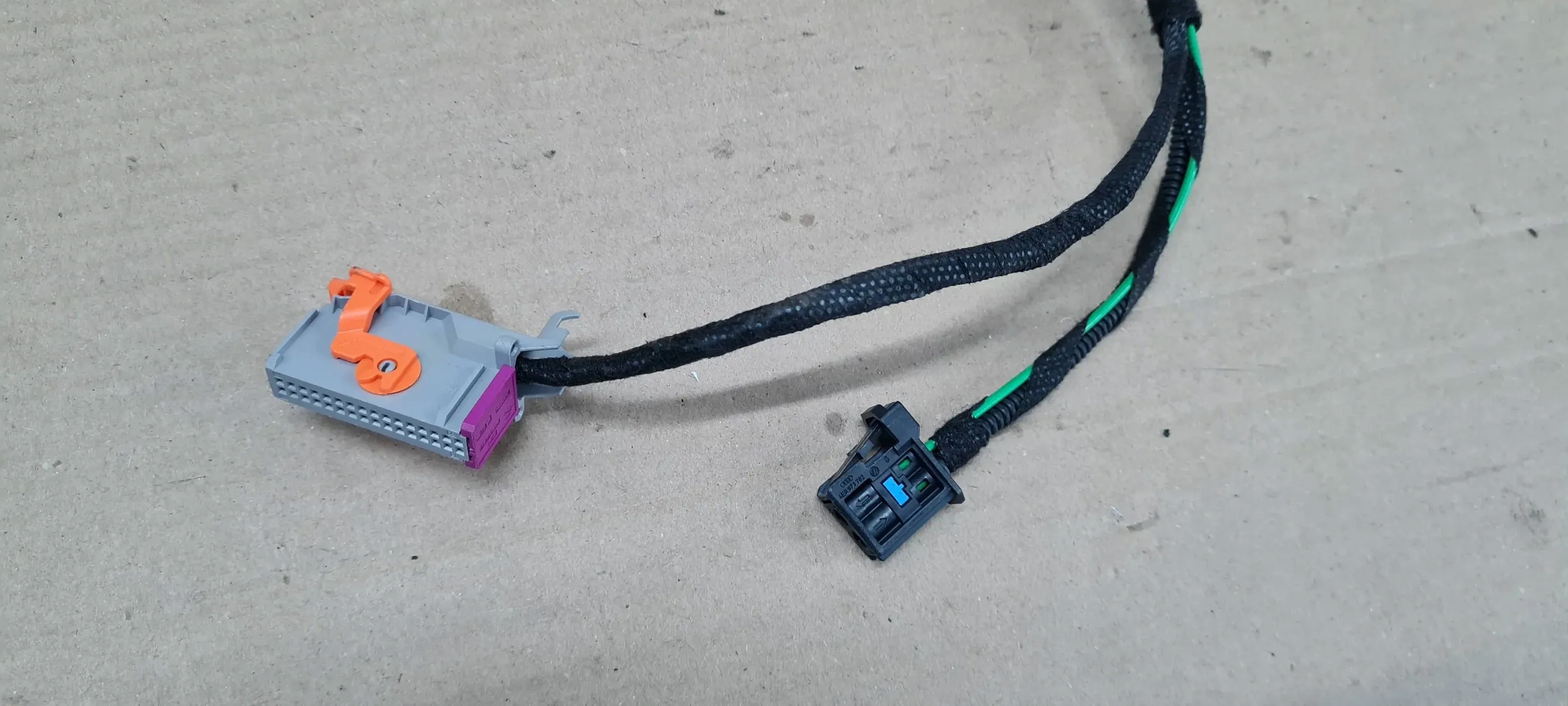 A4 B9 8W SWIATLOWOD KABEL 4E0973702 A5 8W Q5