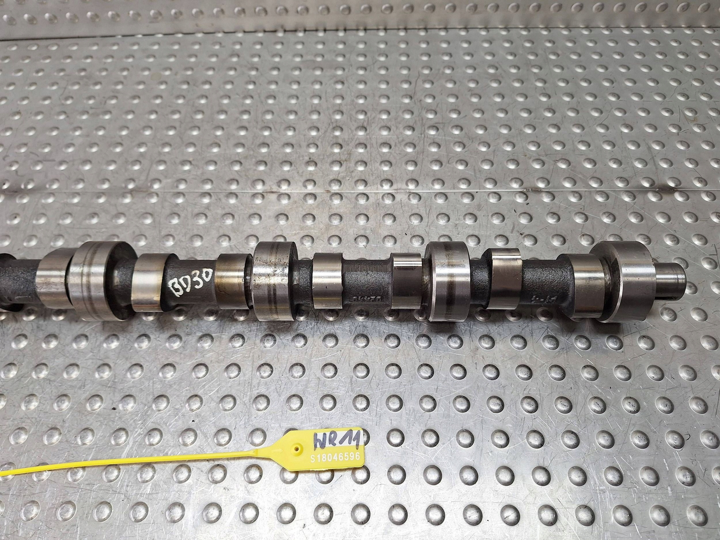 Arbre à cames NISSAN CABSTAR 3.0D 92-07 BD30
