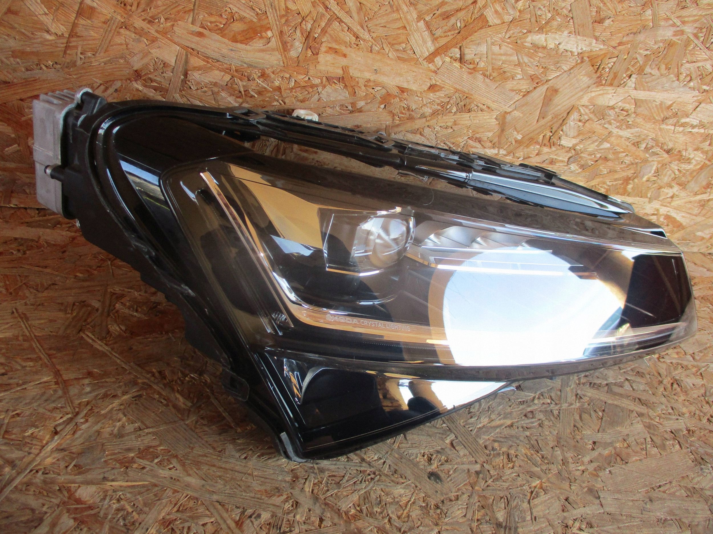 light front front right SKODA SUPERB III LIFT CRYSTAL LIGHTING