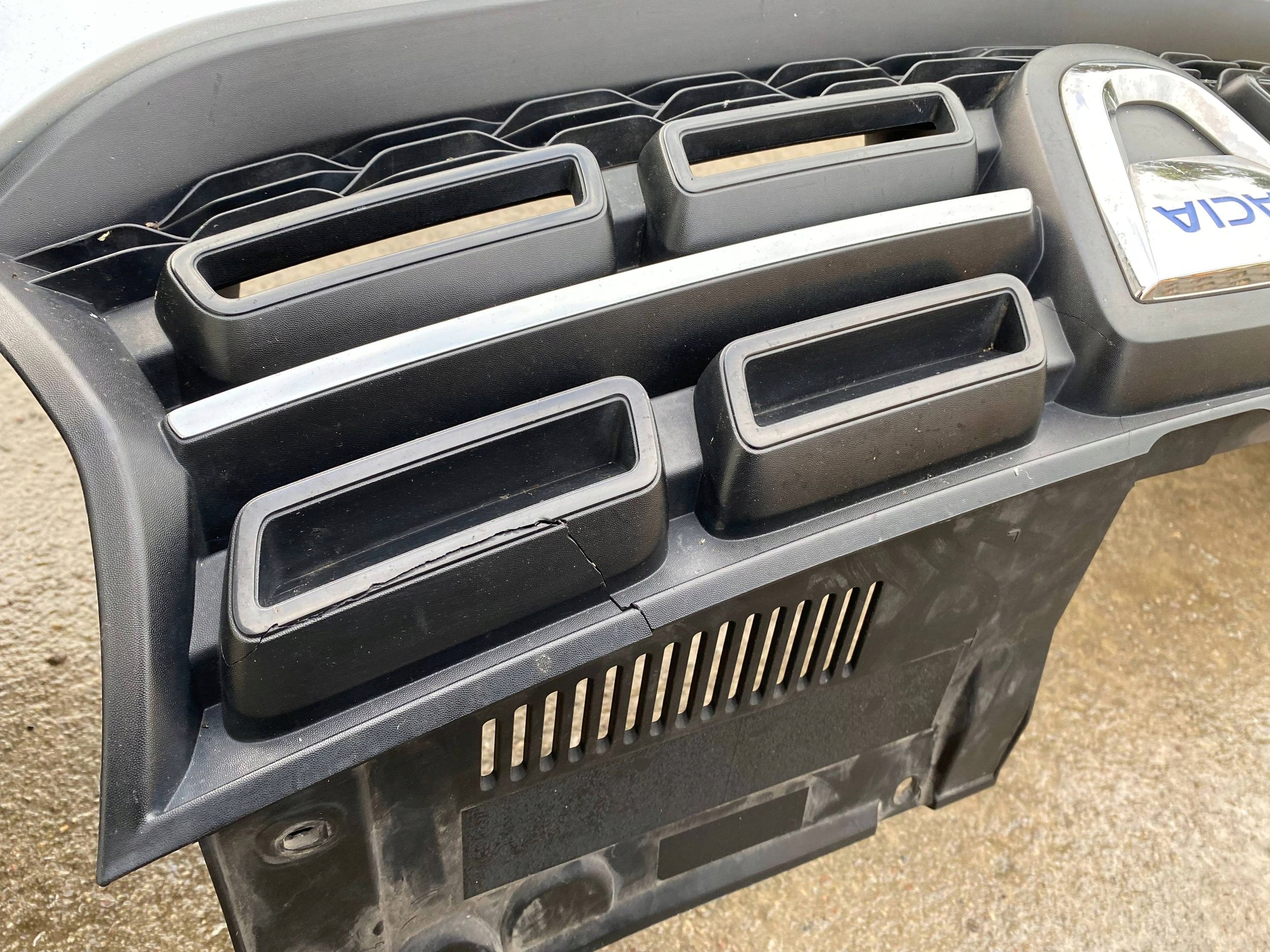 DACIA SANDERO II LIFT bumper front front SKORUPA