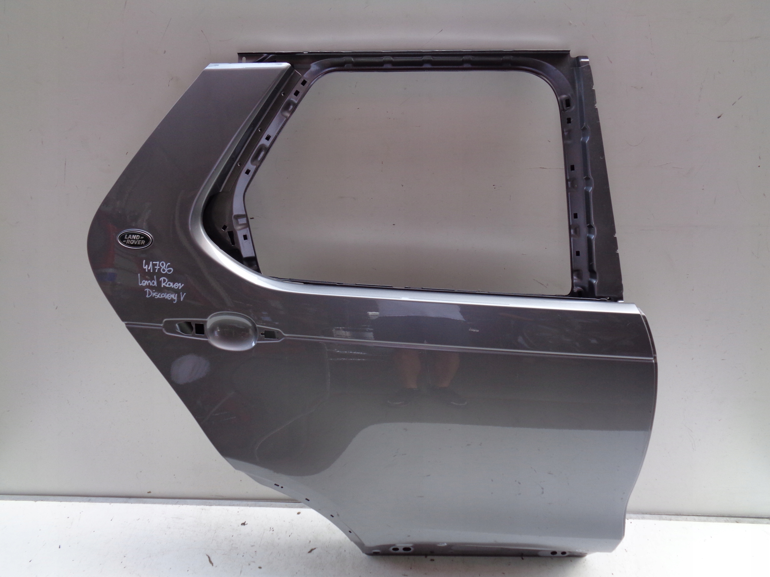 door right rear. LAND ROVER DISCOVERY V NR 41786