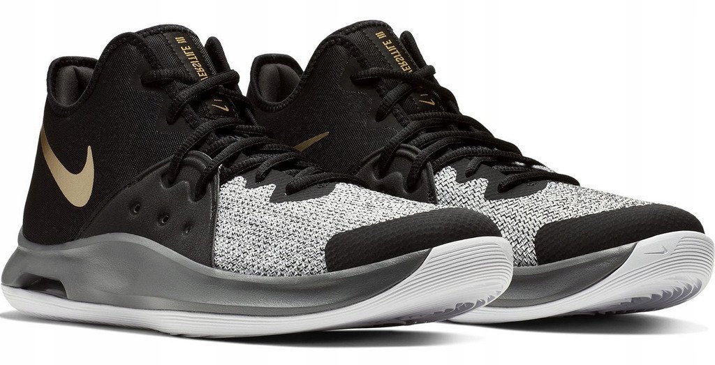 

Buty Nike Air Versitile III do Koszykówki