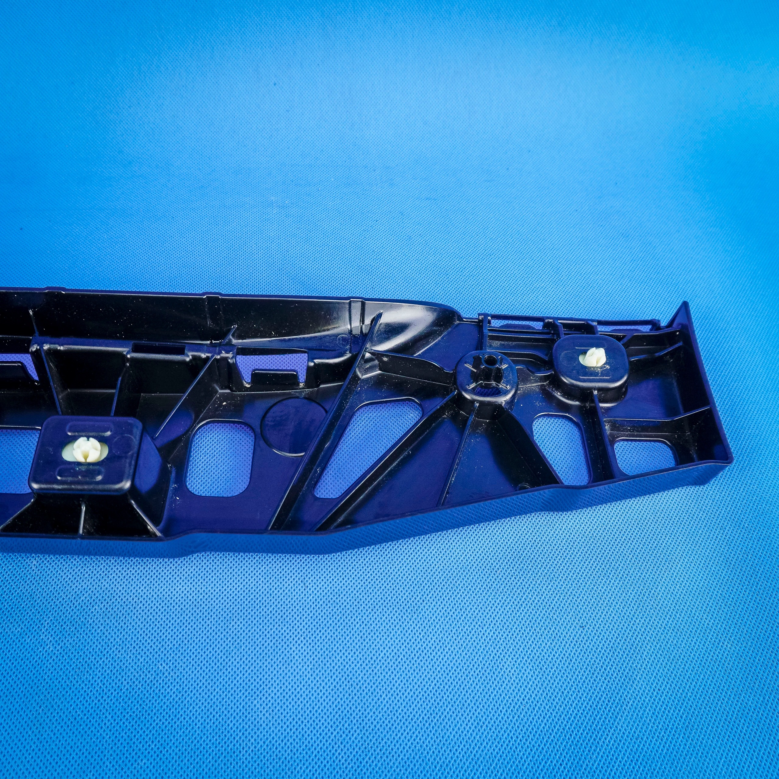 Support Support plaque Couvertures progowej praw BMW 5 G30 M 51777387348 7387348 25km