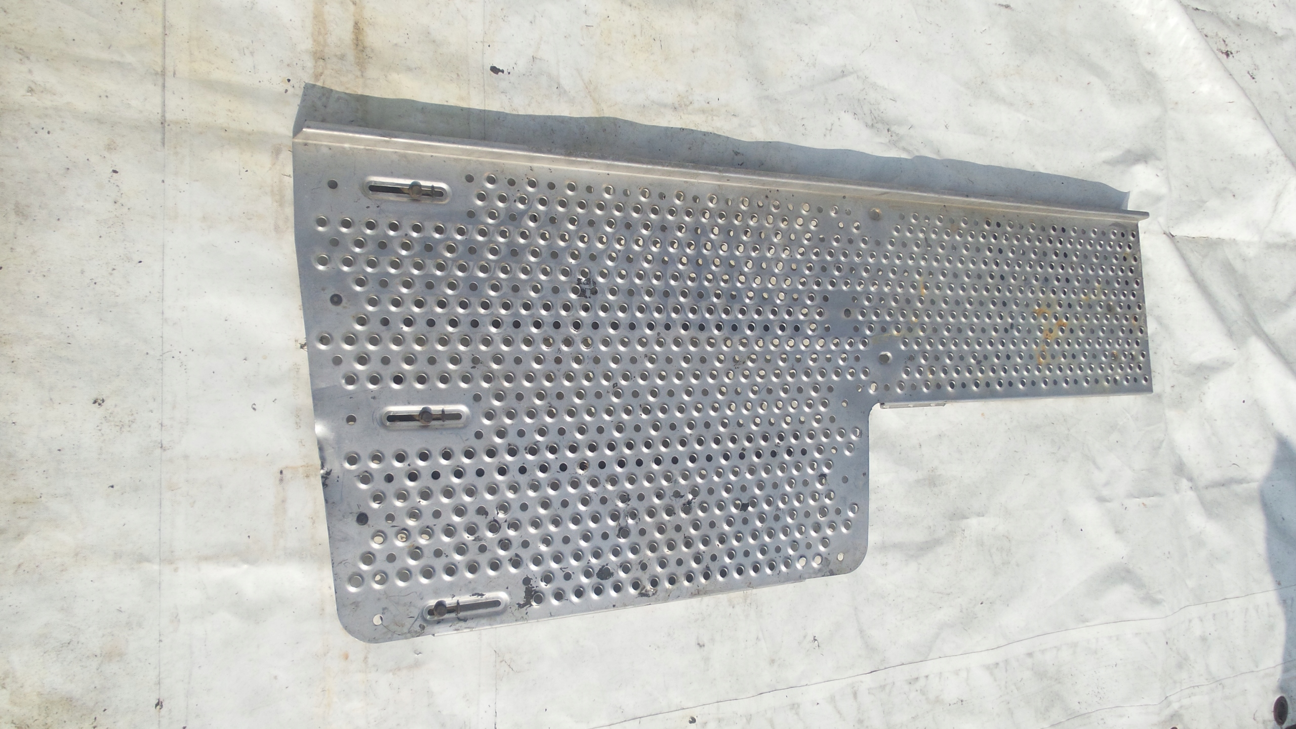 ЛИСТОВОЙ МЕТАЛЛ ДЛЯ КАРКАСНОЙ ПЛАТФОРМЫ DAF XF 105