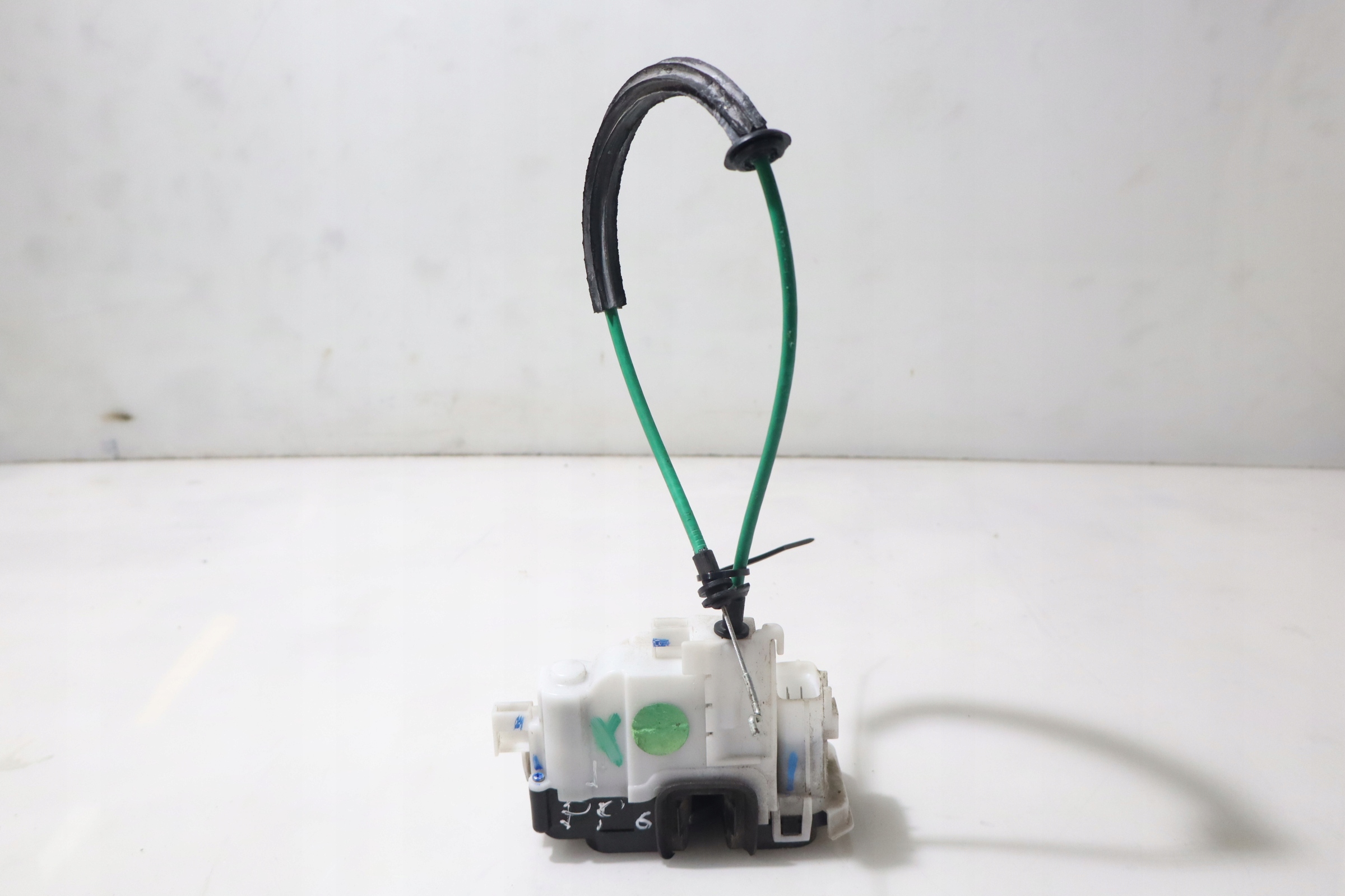 ЗАМОК ПРАВИЙ ПЕРЕД ДВЕРІ ALFA ROMEO 159