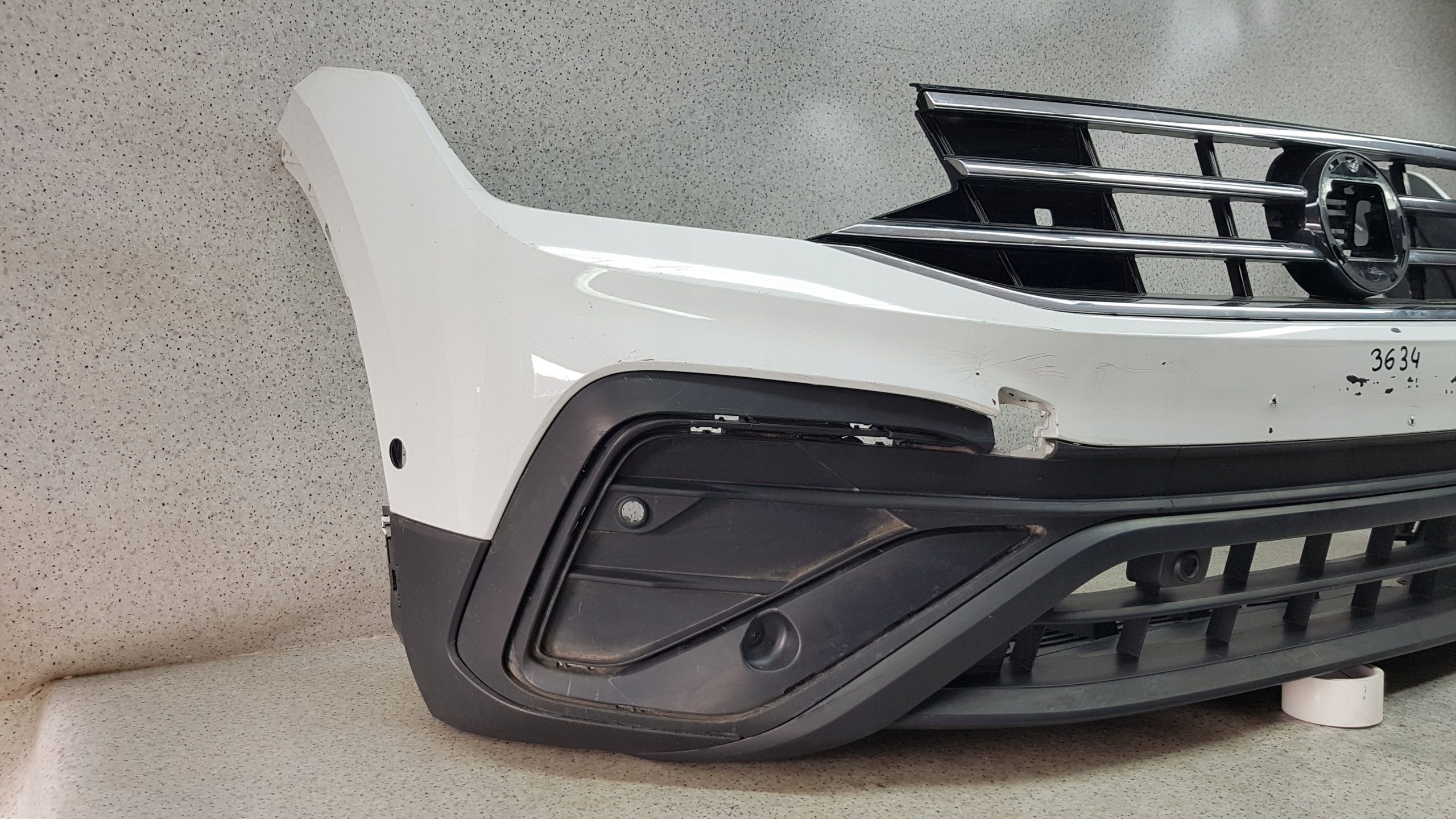 VW TIGUAN ALSPACE Paraurti Anteriore 3634