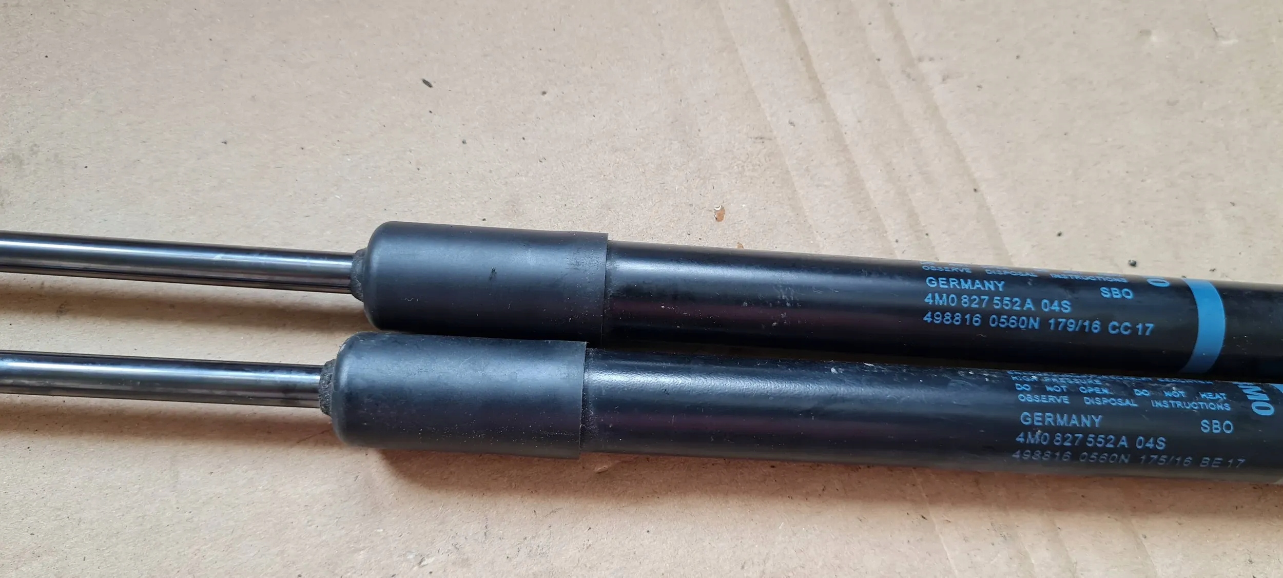 Q7 4M II damper SILOWNIKI bonnet boot rear part 4M0827552A 2X