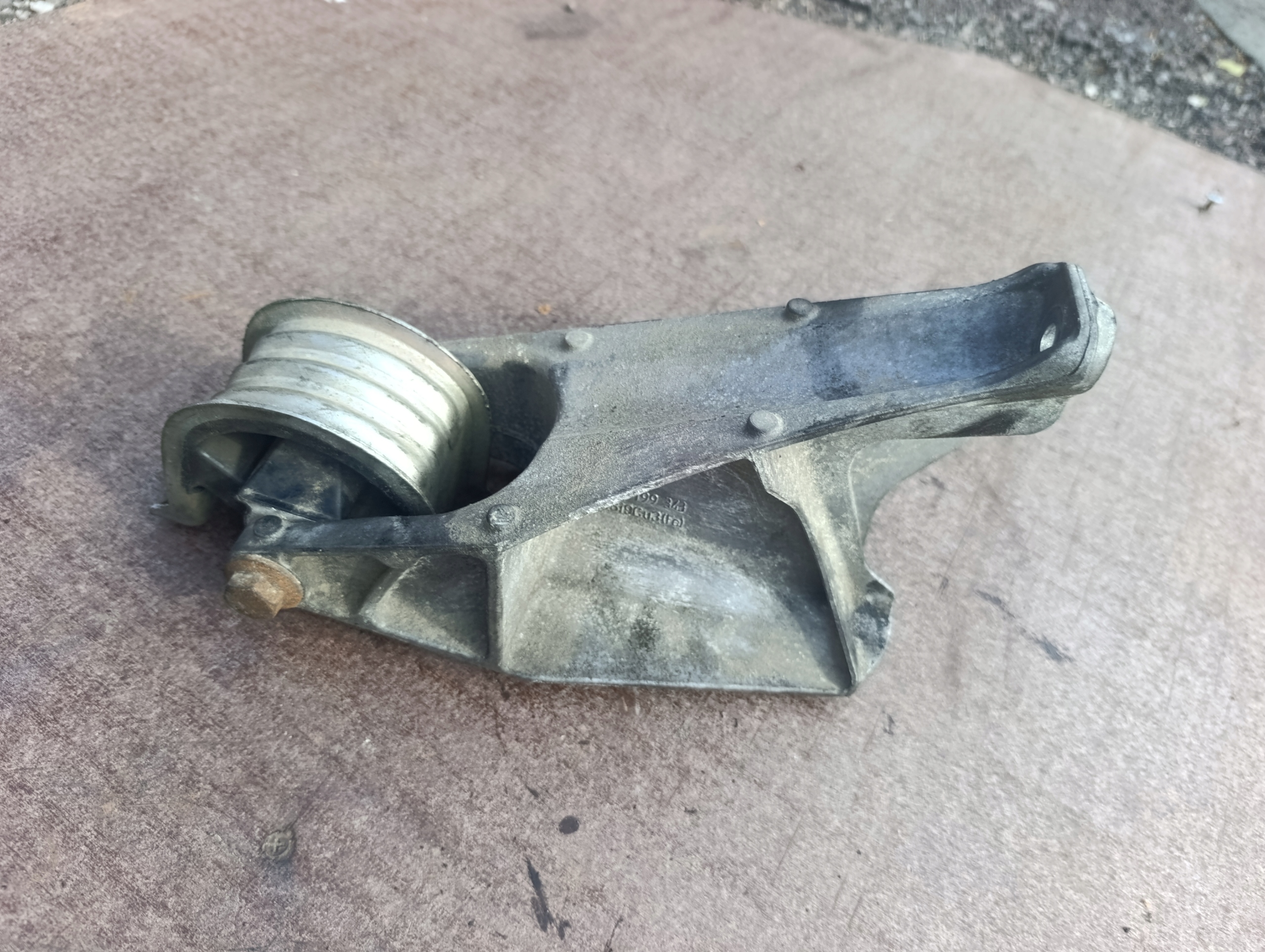 VW T5 lift 2.0 TDI engine mount front front 7E0199343