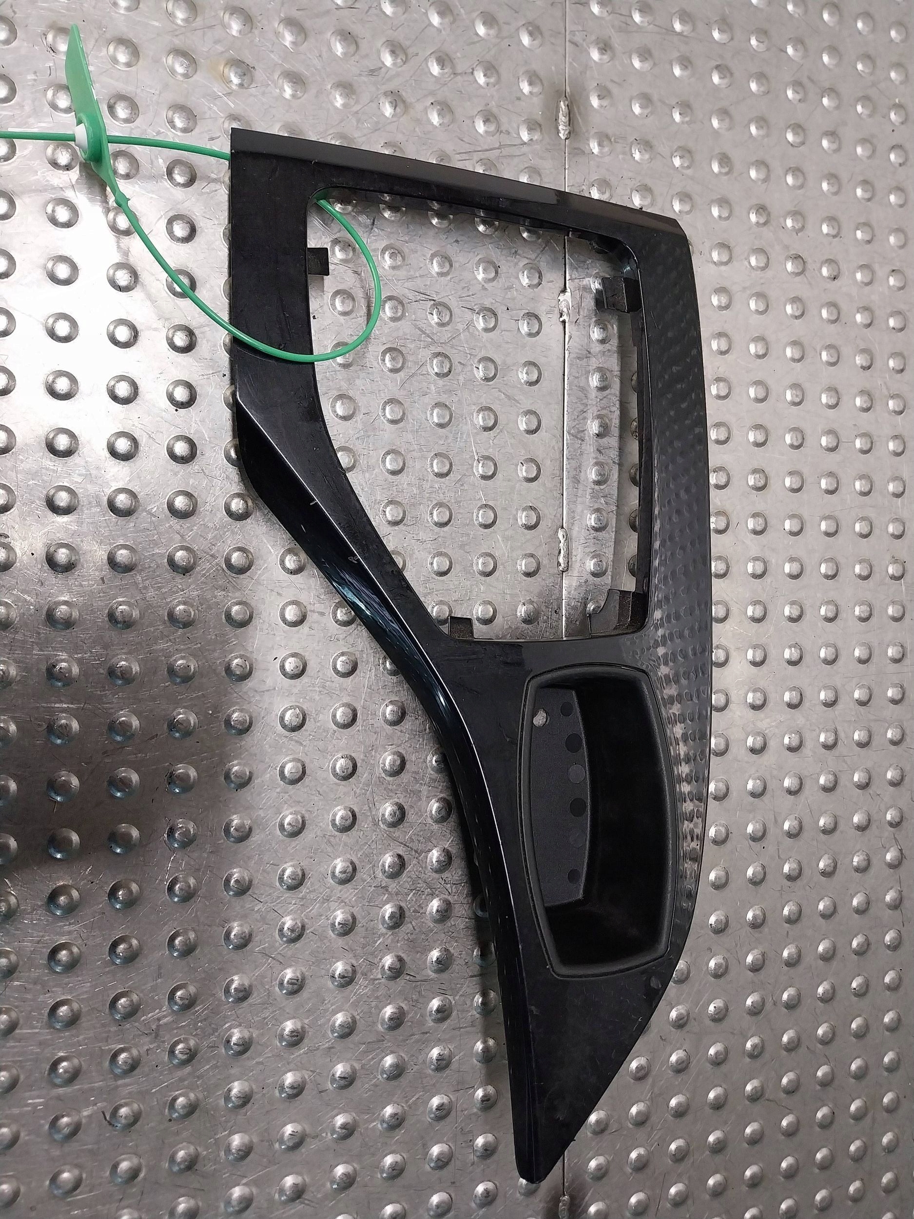 frame TUNELU SRODKOWEGO moulding DEKOR black 2997473 BMW X1 E84