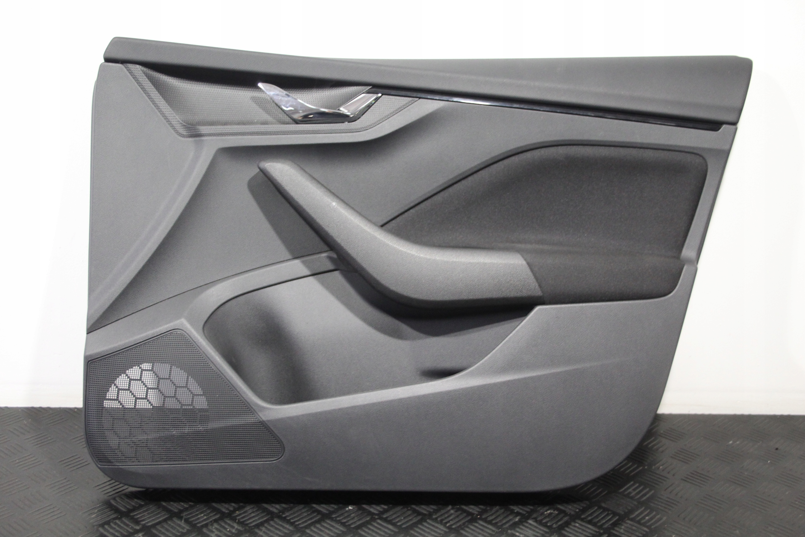 side upholstery door right front SKODA SCALA 657