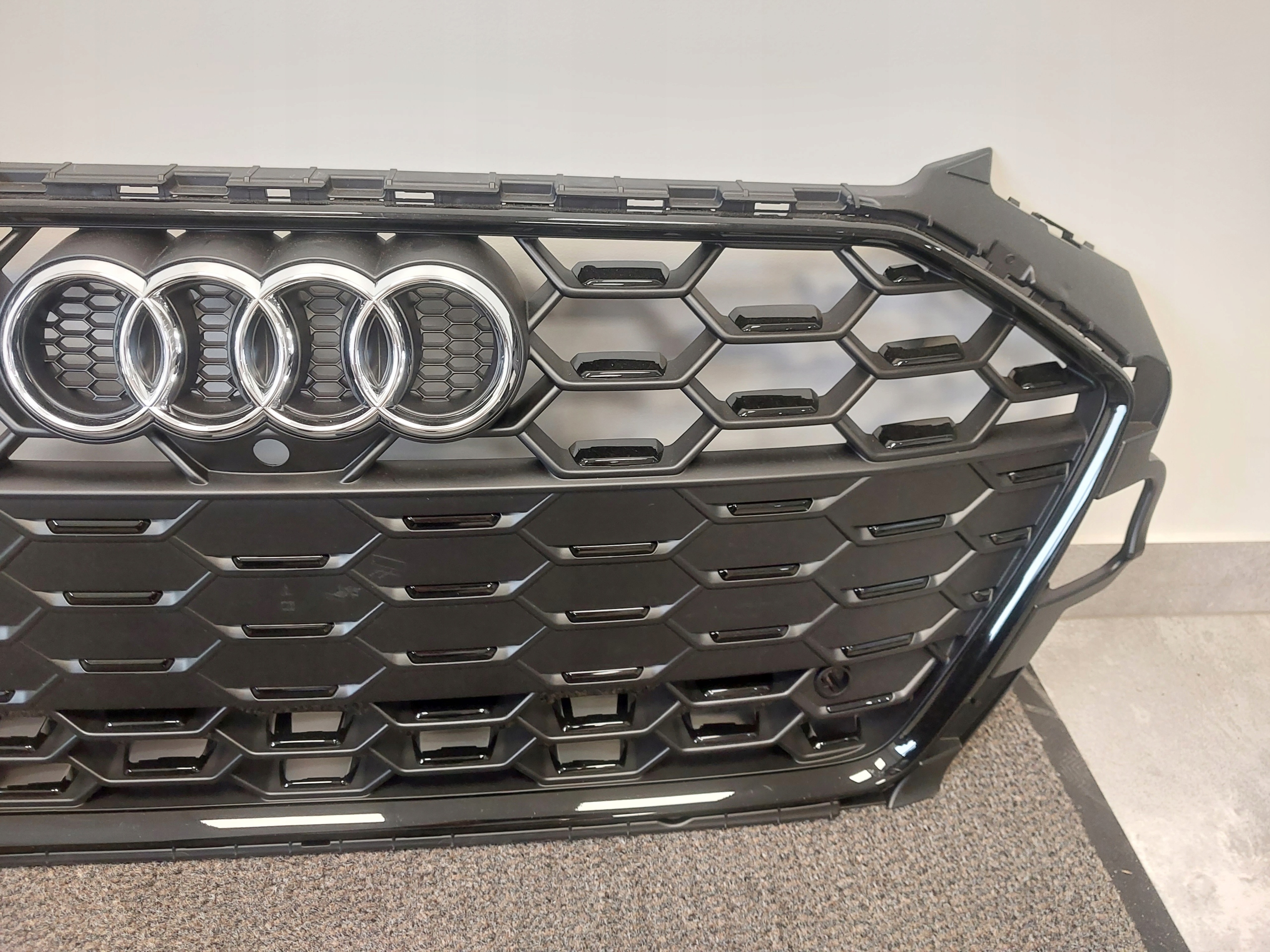 Audi 8W0 Kühlergrill FRONTGRILL Kühlergitter 8W0853651DM - Thumbnail 3