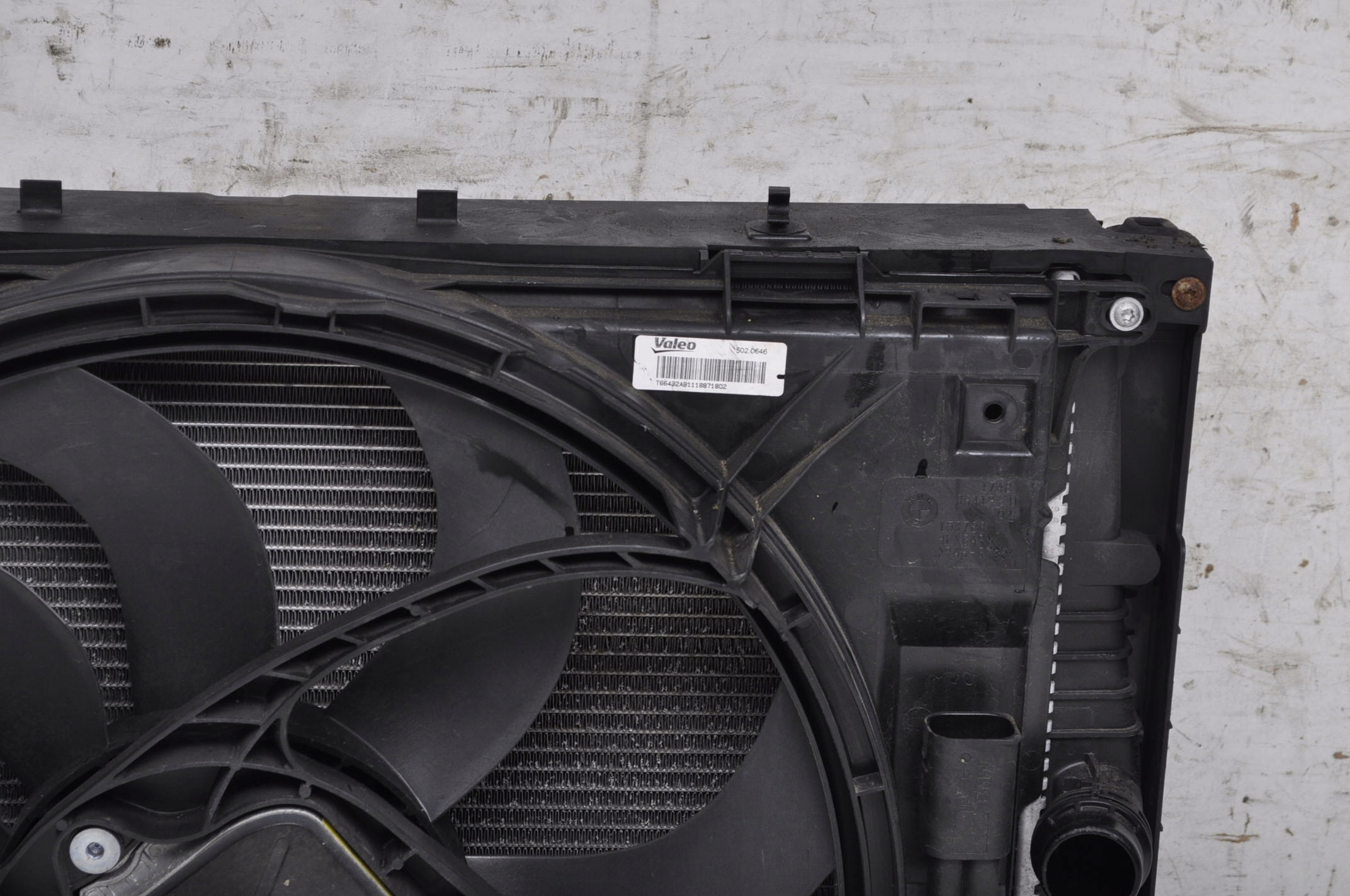 BMW 3 F31 318i 1.5 CHŁODNICE KOMPLET 6804722 8672095 7618809 Typ samochodu Samochody osobowe