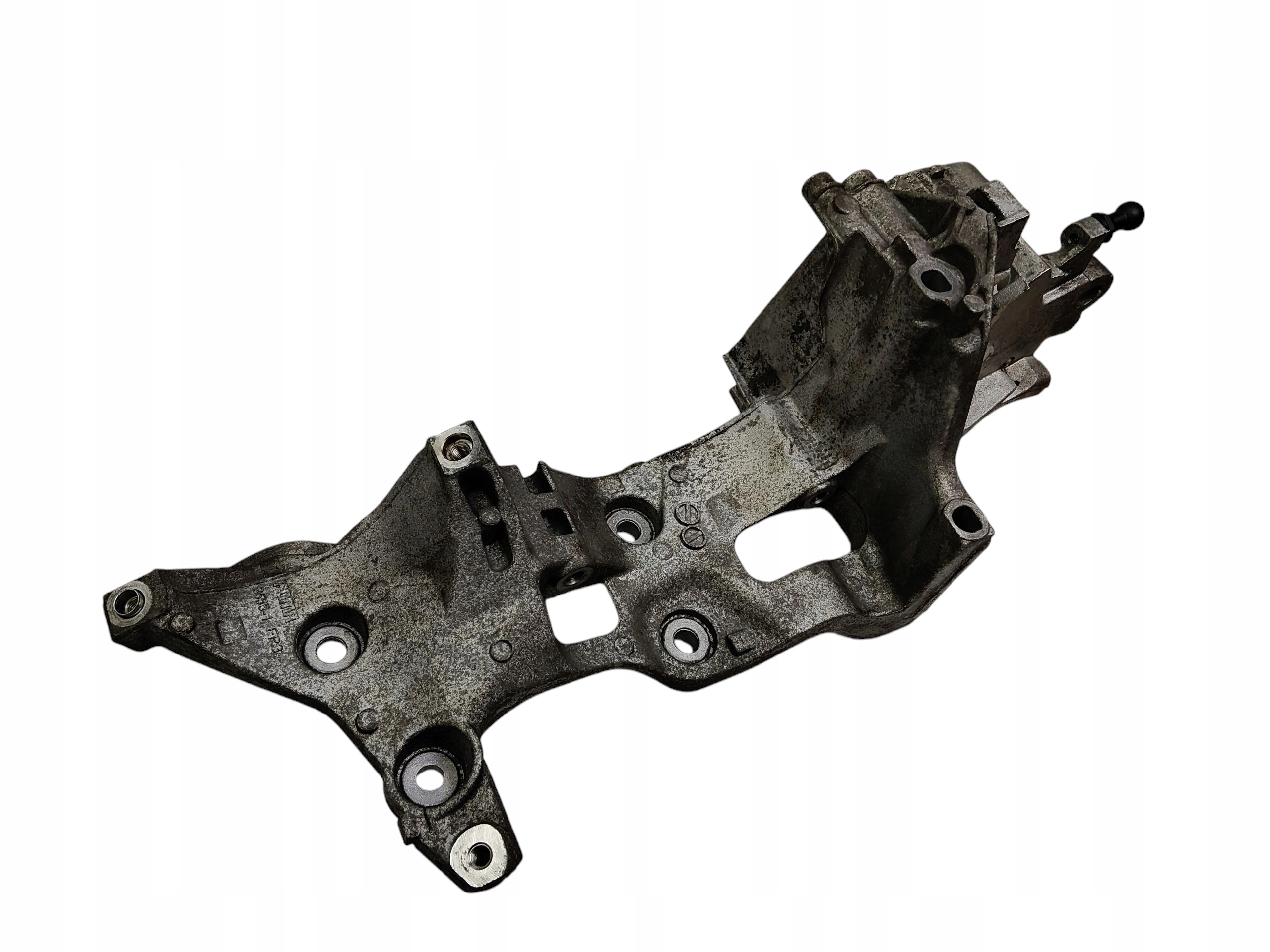 Support Support plaque Alternateur SKODA RAPID OCTAVIA III 1.6 TD 04L903143B