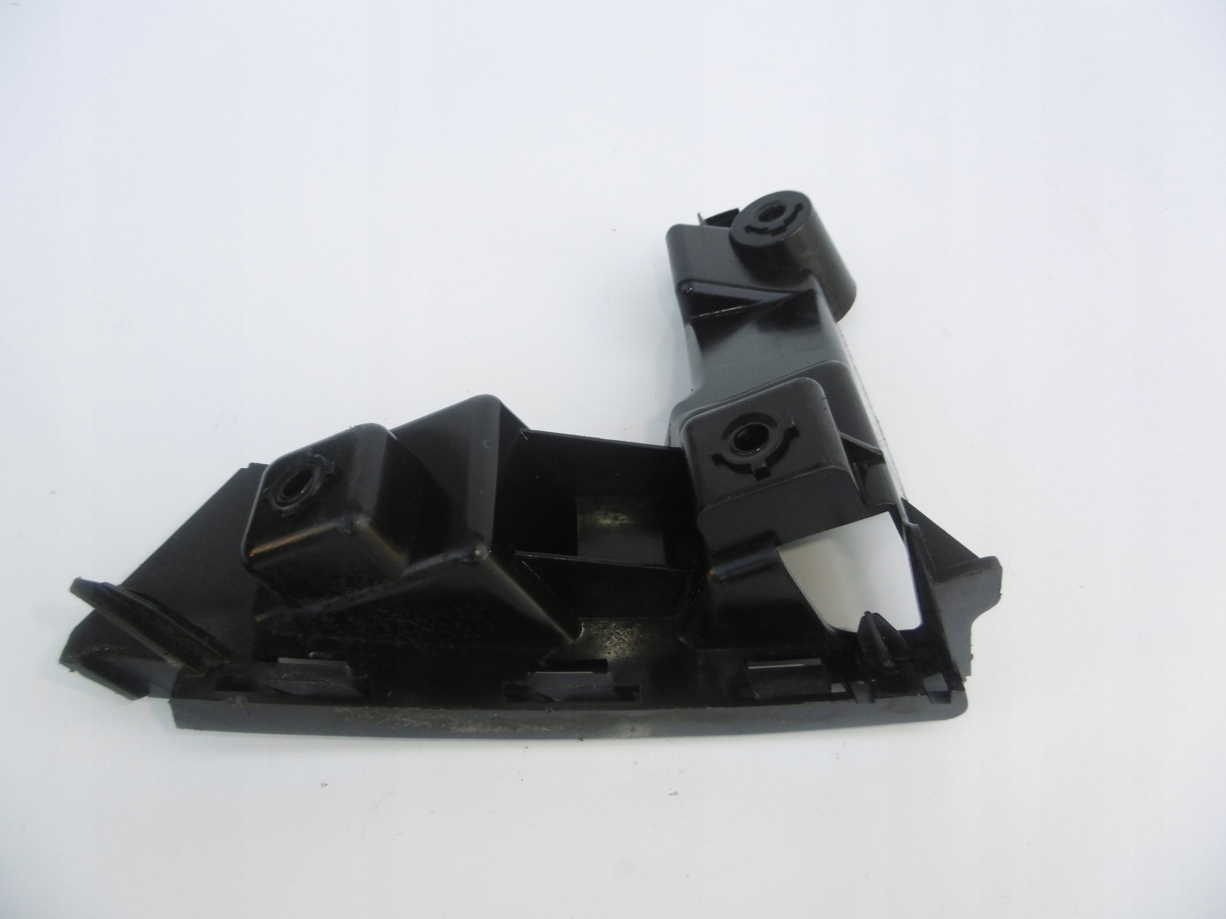bumper bracket left rear part VOLVO V70 III XC70 07-16