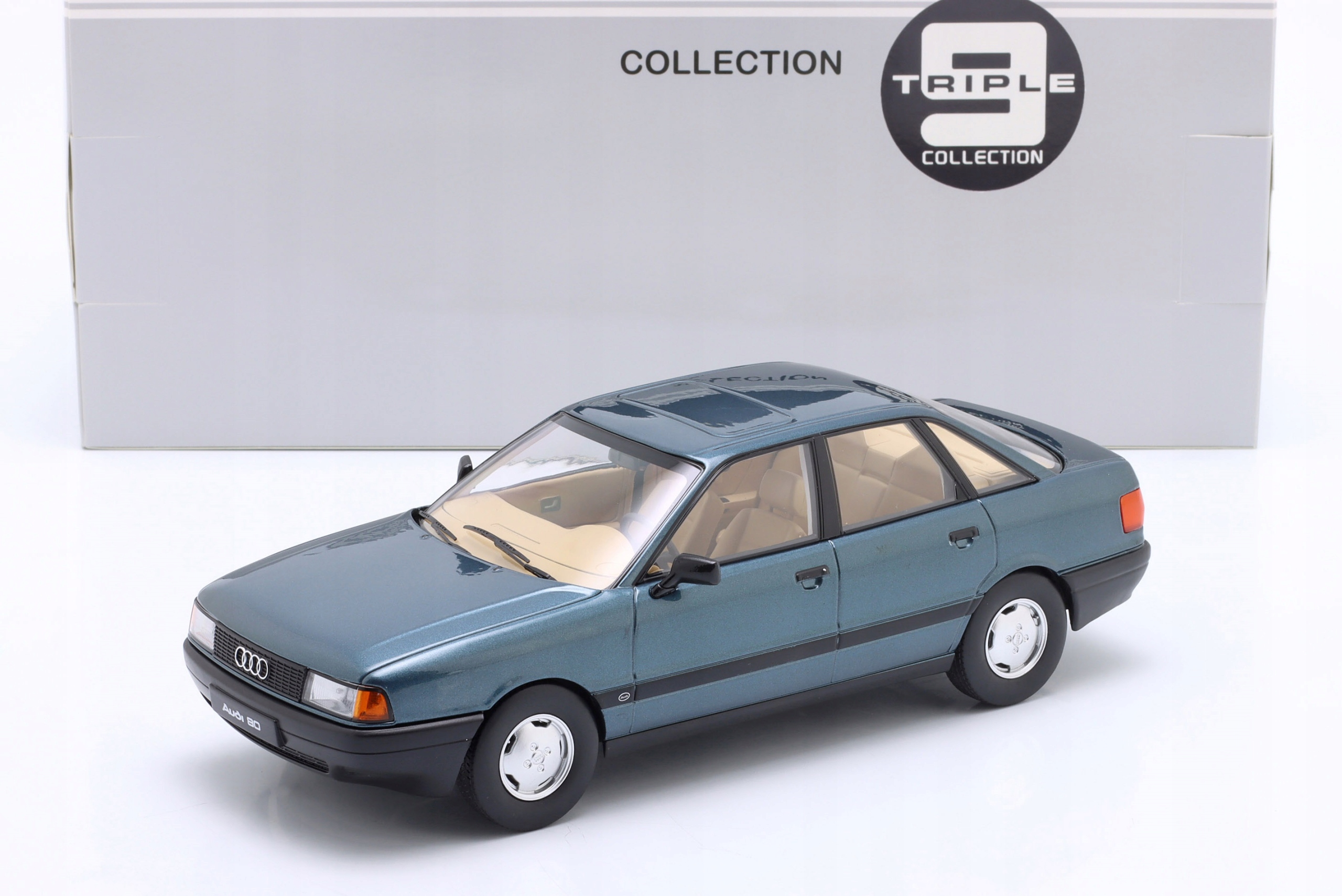 TRIPLE9 Audi 80 (B3) 1989 Lago Bluegrey metalíza 1:18