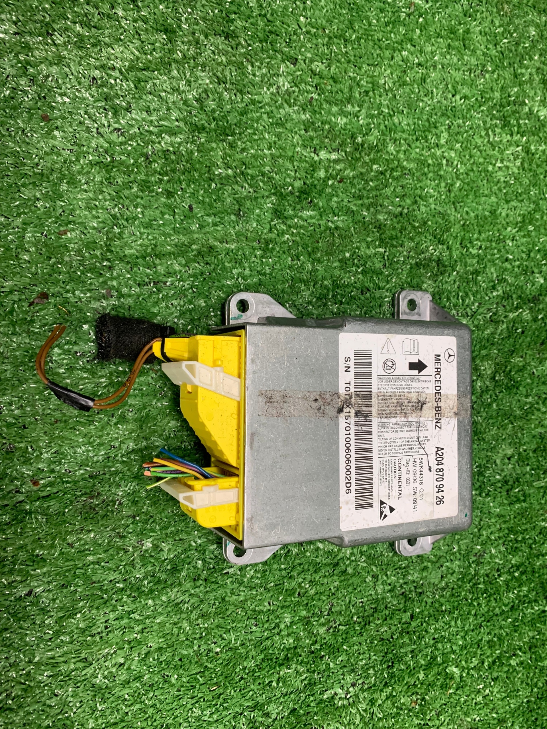 MERCEDES W204 module unité de commande électronique uce airbag airbag A2048709426