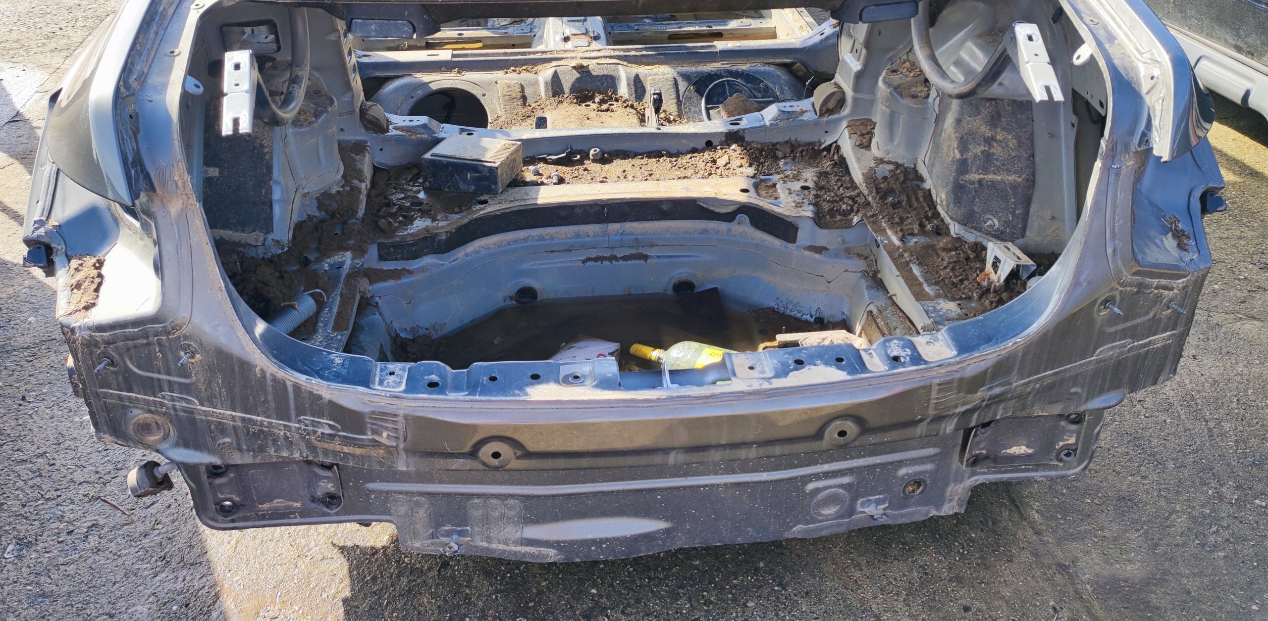 MERCEDES E W207 09r PAS TYLNY WANNA DUPA TYŁ