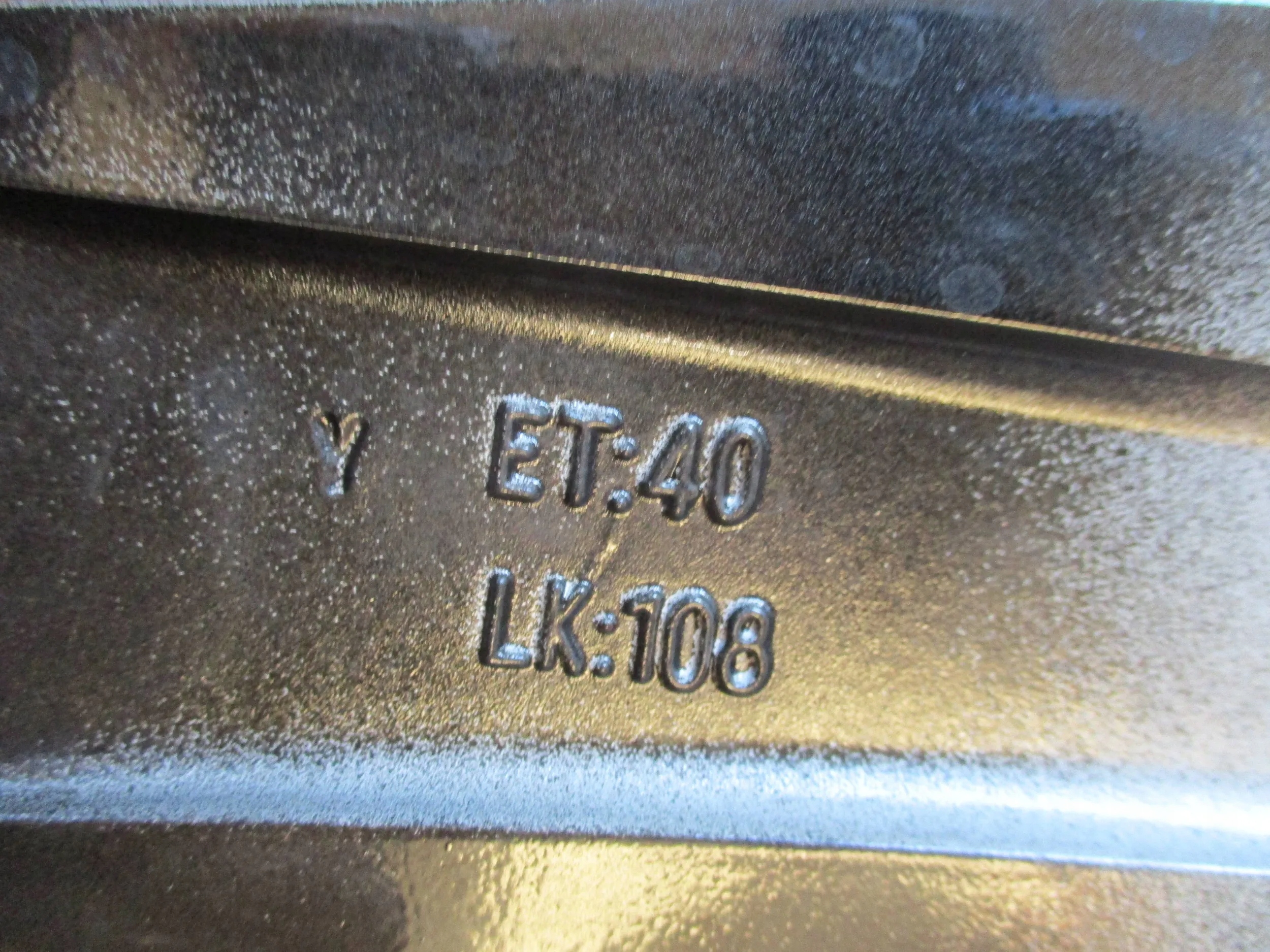 disk hliníkový WOLF FORD 8,5Jx19 ET40 5x108