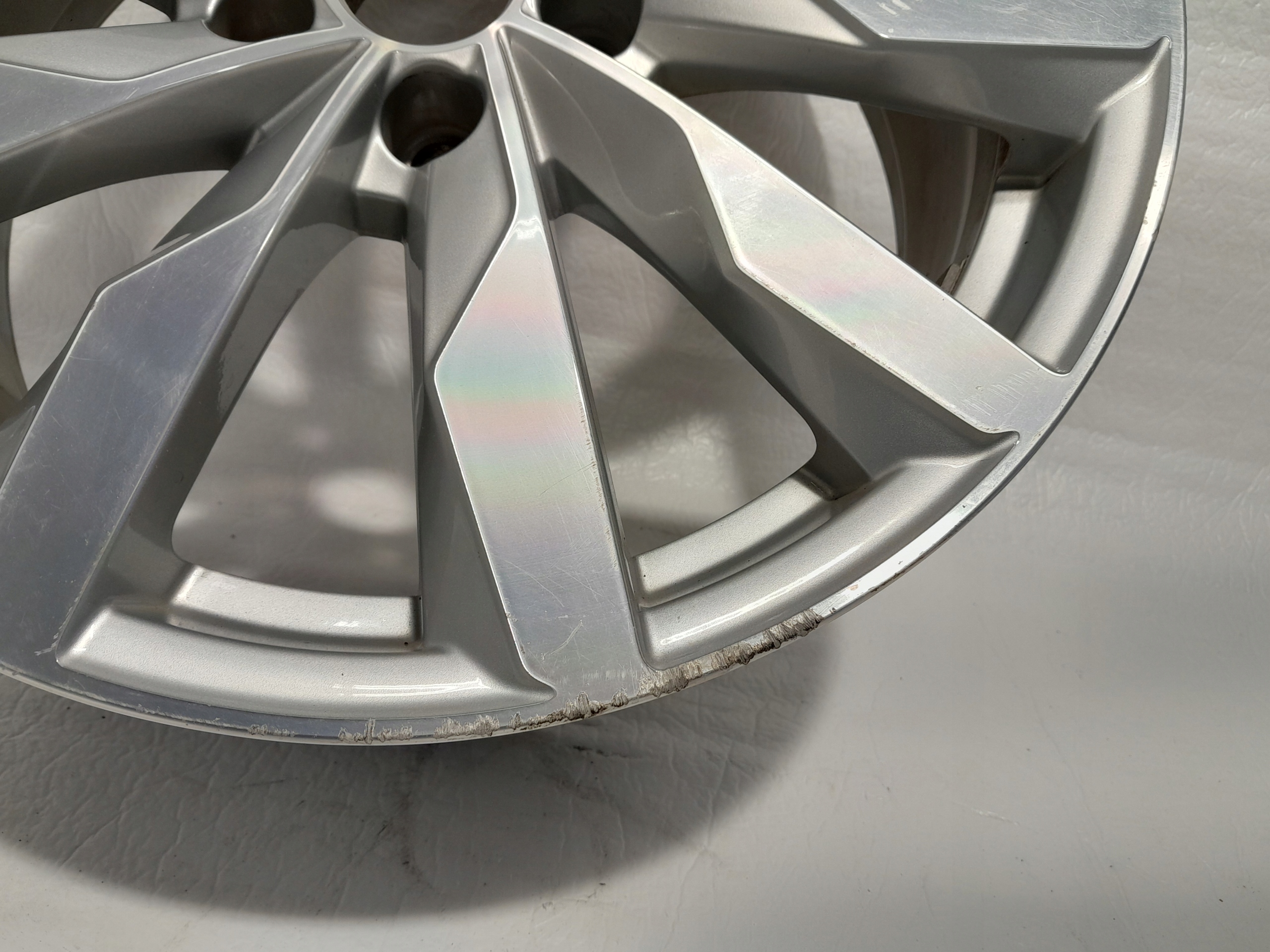 AUDI A4 B9 A5 8W A6 disk ALU 18'' CALI ORG. 8W0601025S