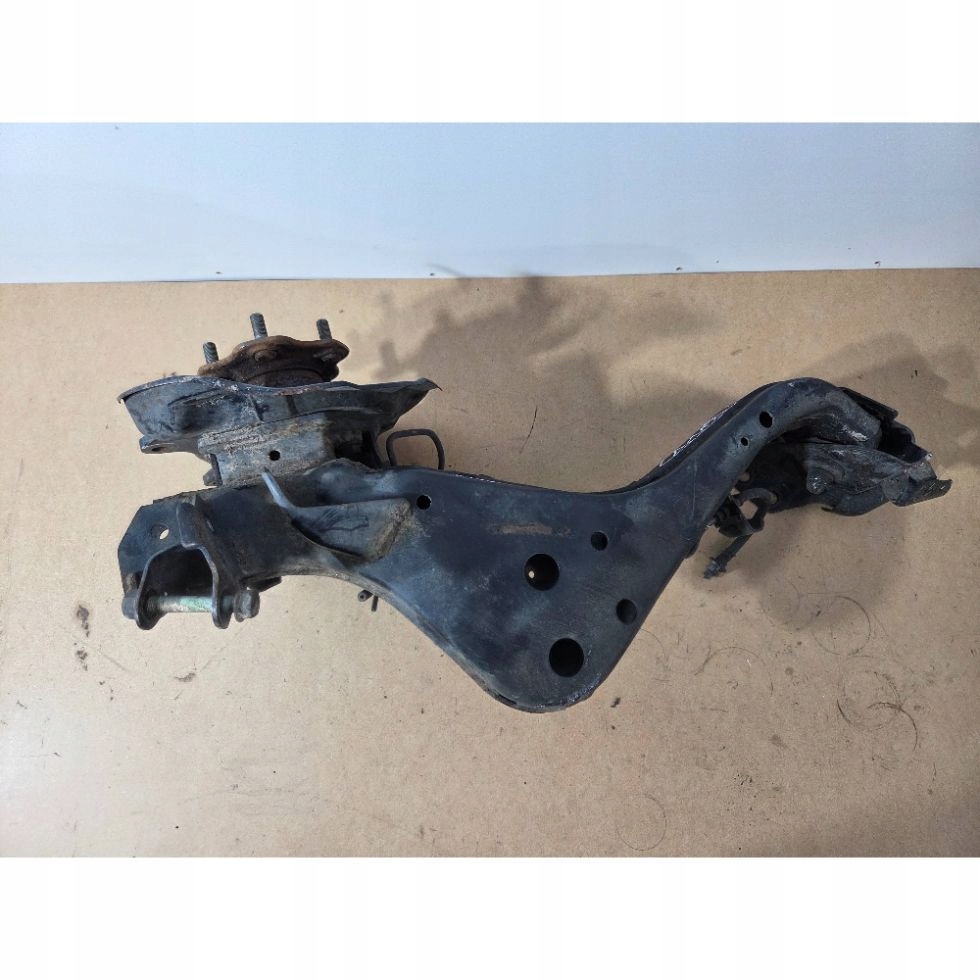 Nissan X-Trail T32 4WD swing rear right (A113)