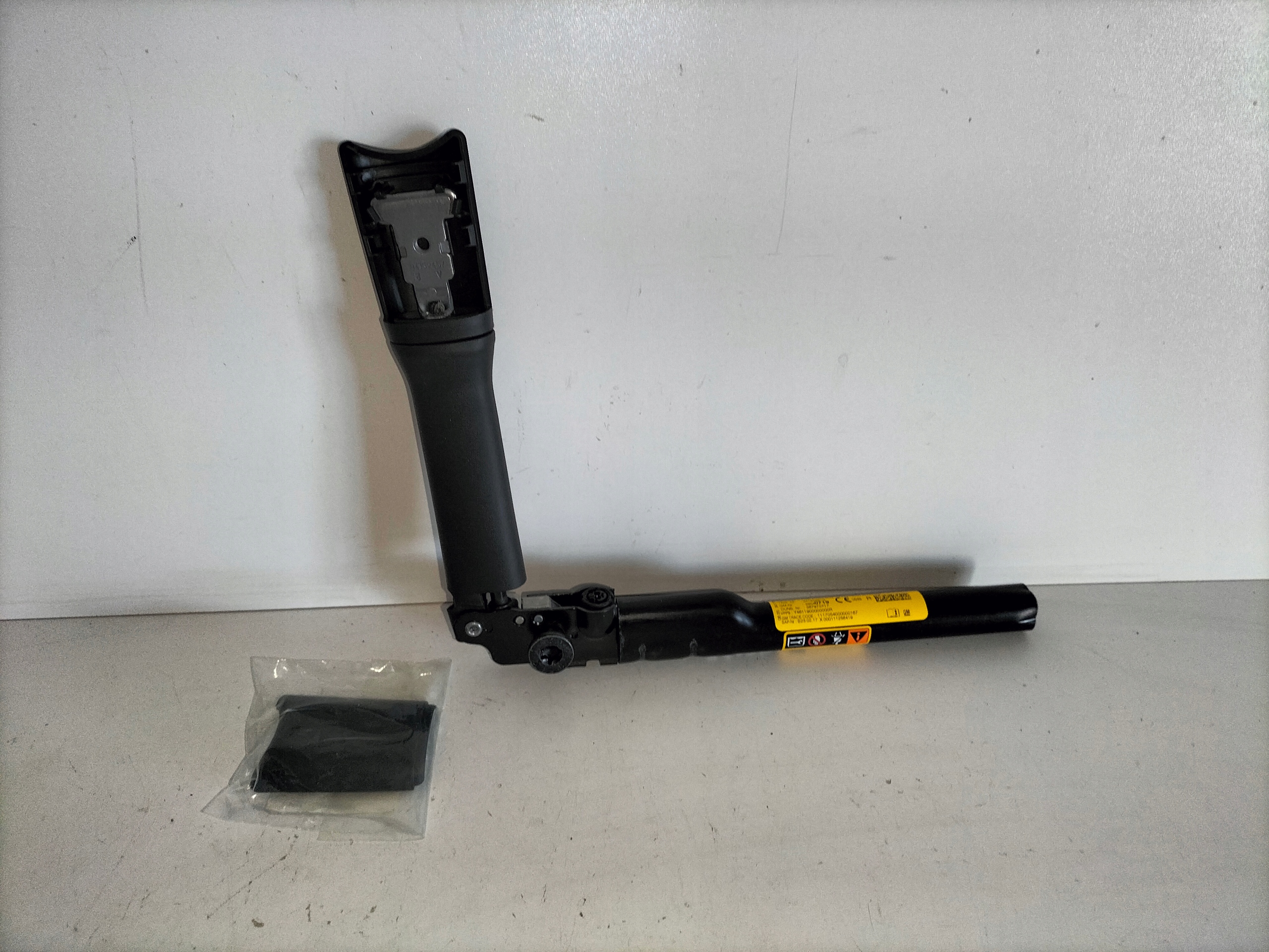 adjuster switch supports safety front right OPEL ASTRA 5 V K 15