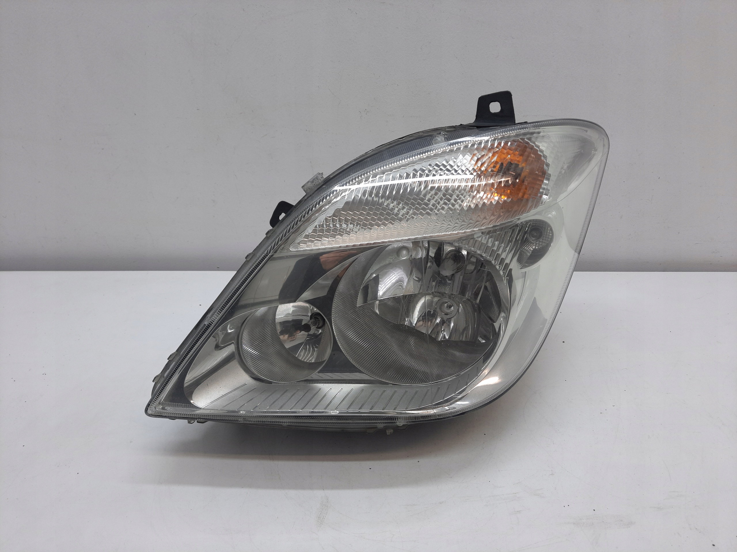 MERCEDES SPRINTER W906 06-13 light REFLEKTOR left front original EUROPA