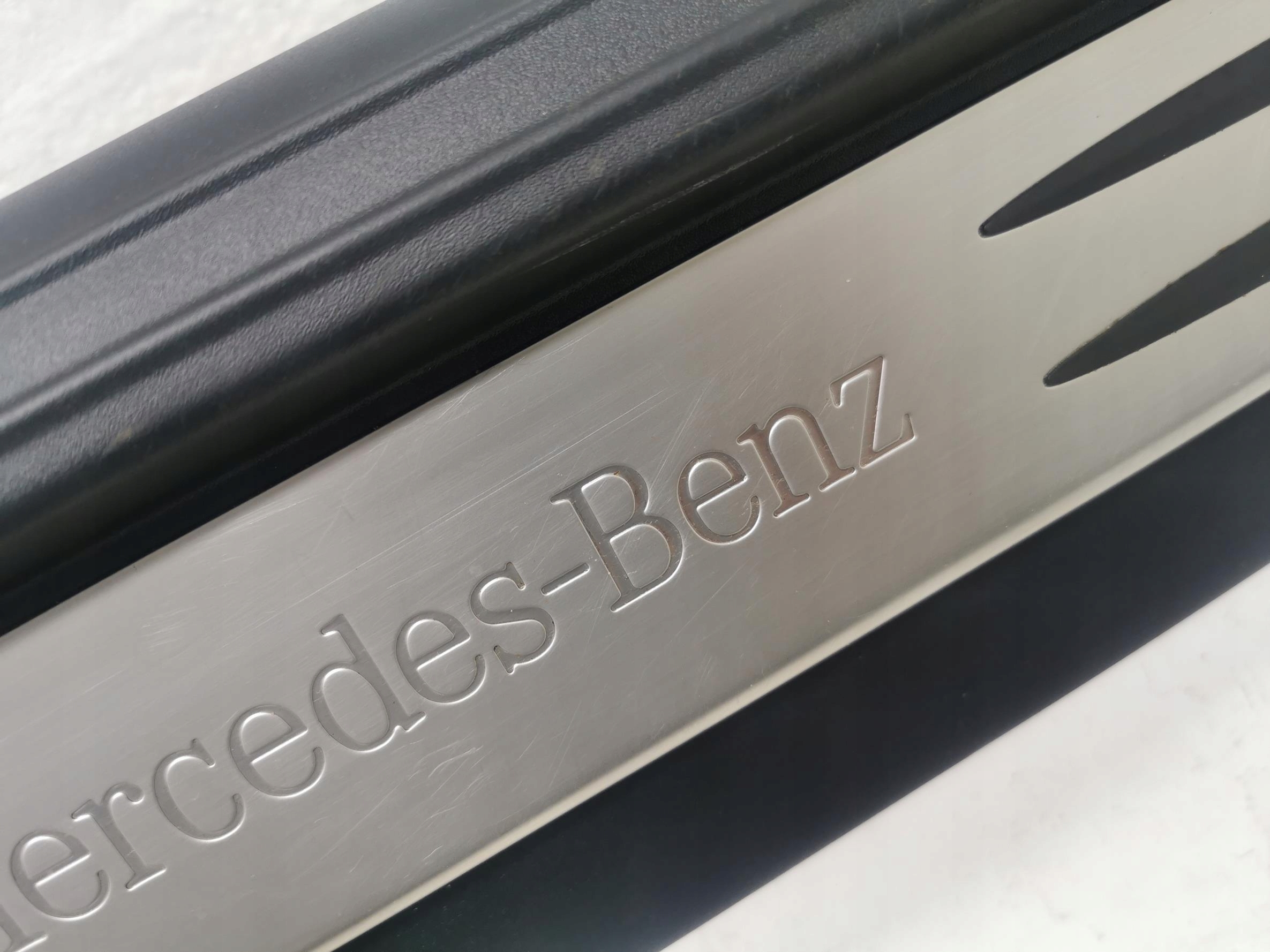 cap moulding threshold right MERCEDES SLK II R171