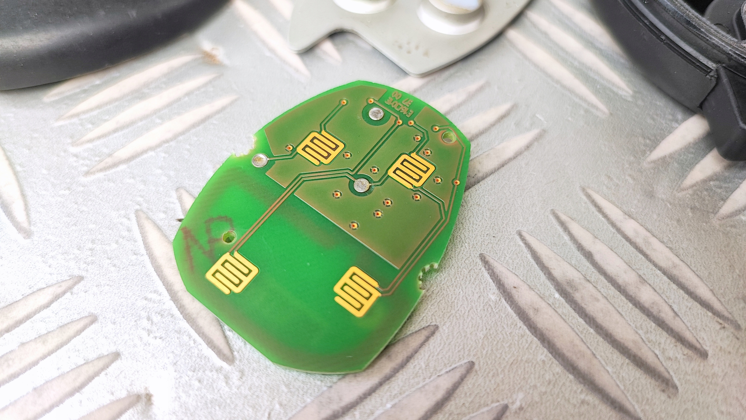 kluczyk pilot scyzoryk elektronika CITROEN C8 3 PRZYCISKI Jakość części (zgodnie z GVO) O - oryginał z logo producenta pojazdu (OE)