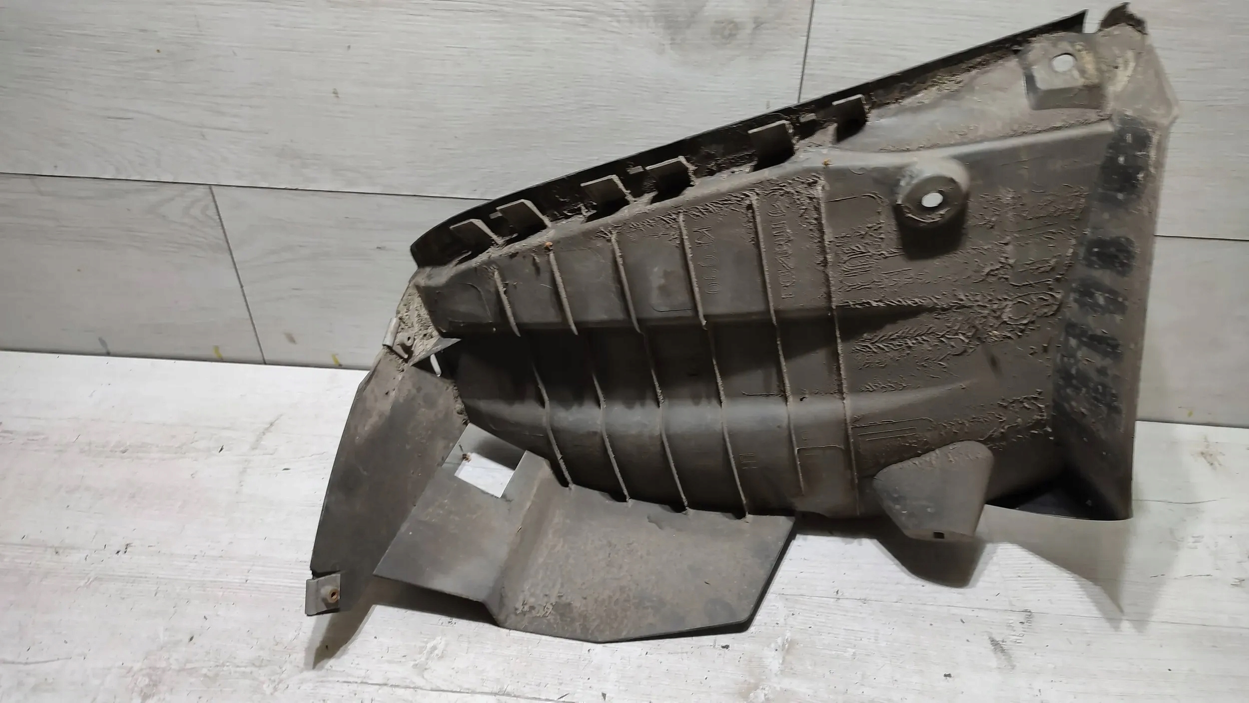 Mazda 3 III BM 17r rear part side left mudguard