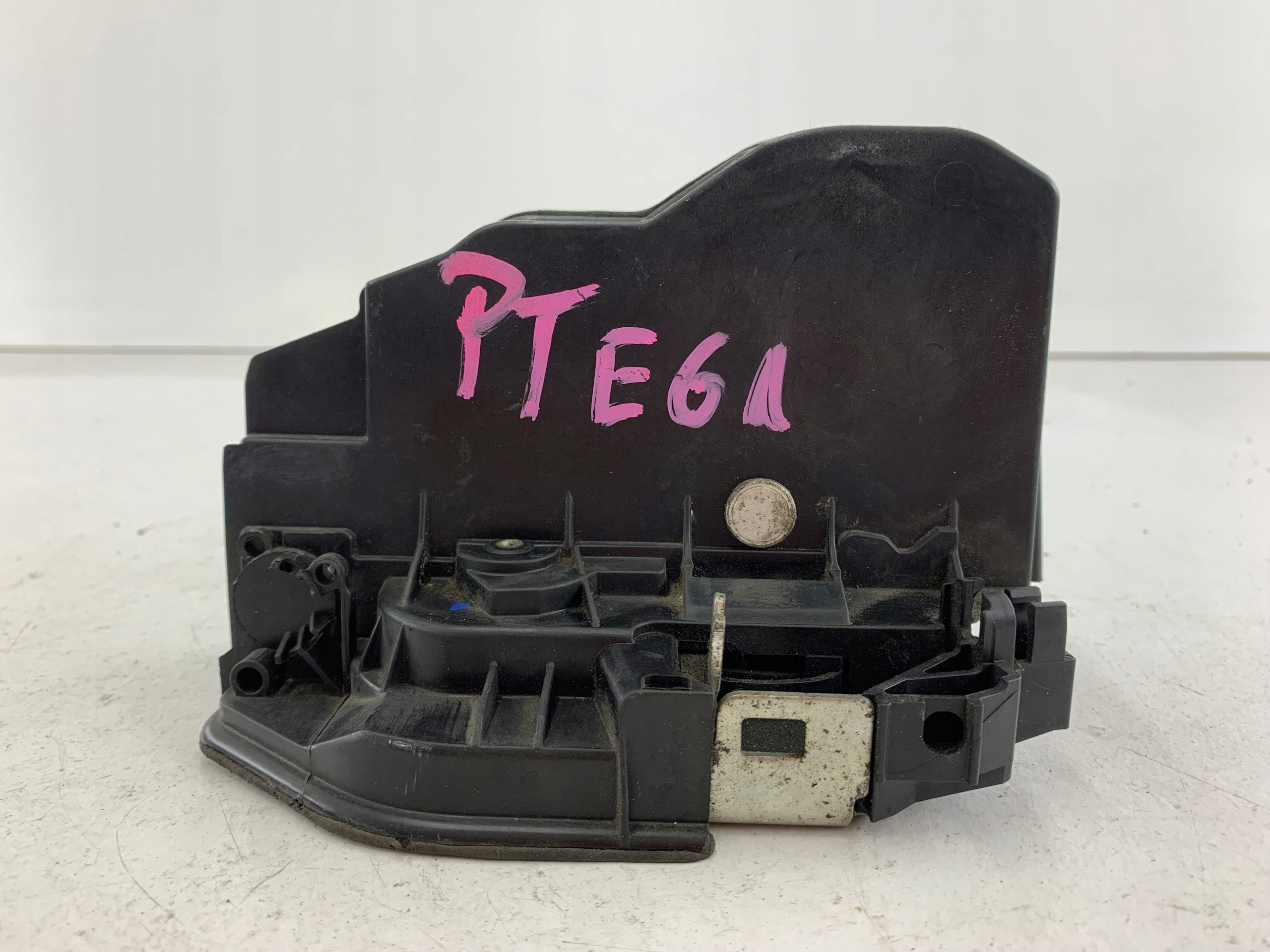 BMW E60 E61 lock door right rear part 7154630