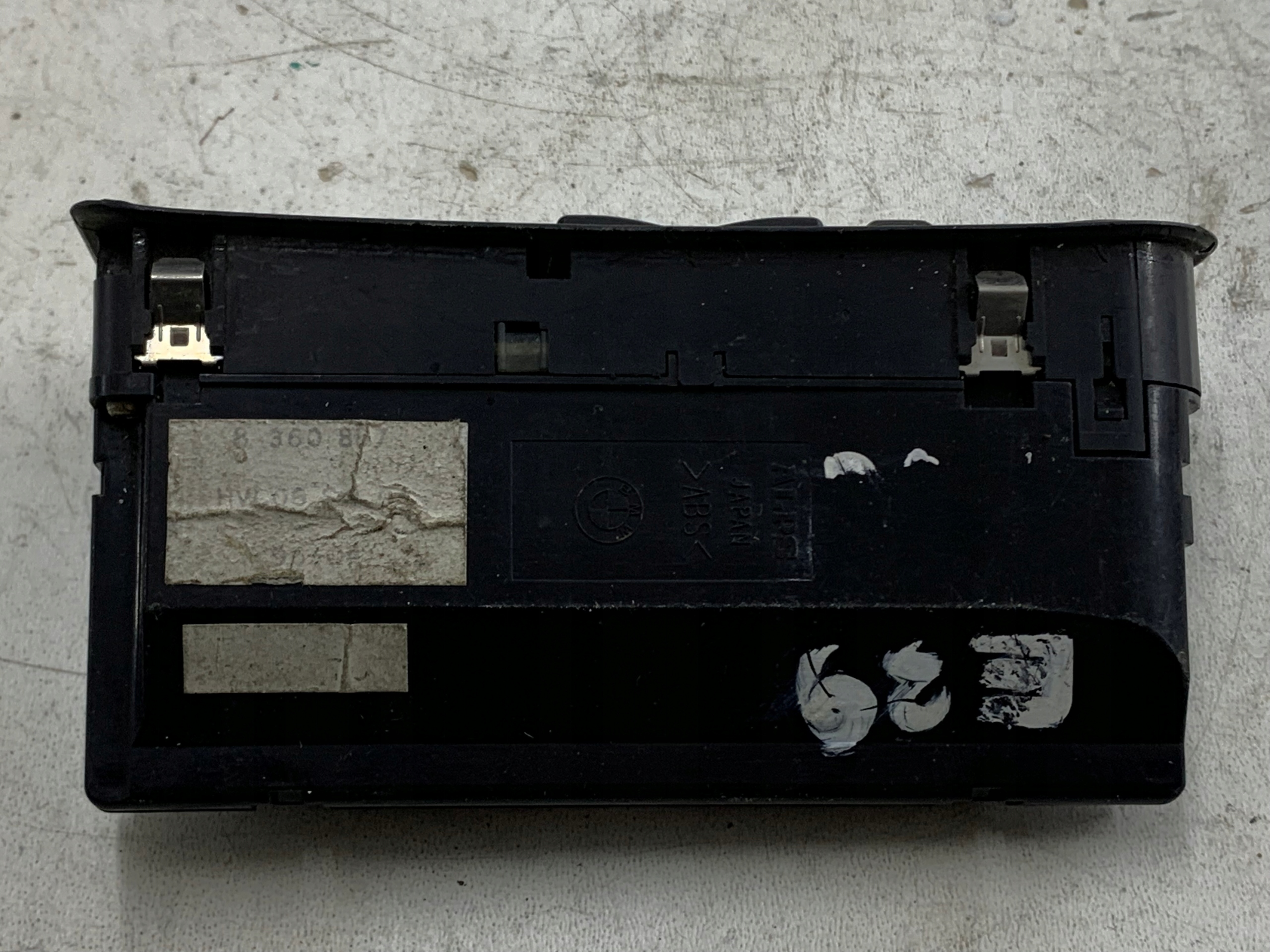 BMW E39 PANEL of the window left front driver´s 8360887